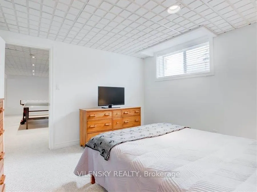 572 Thistlewood Drive, #7