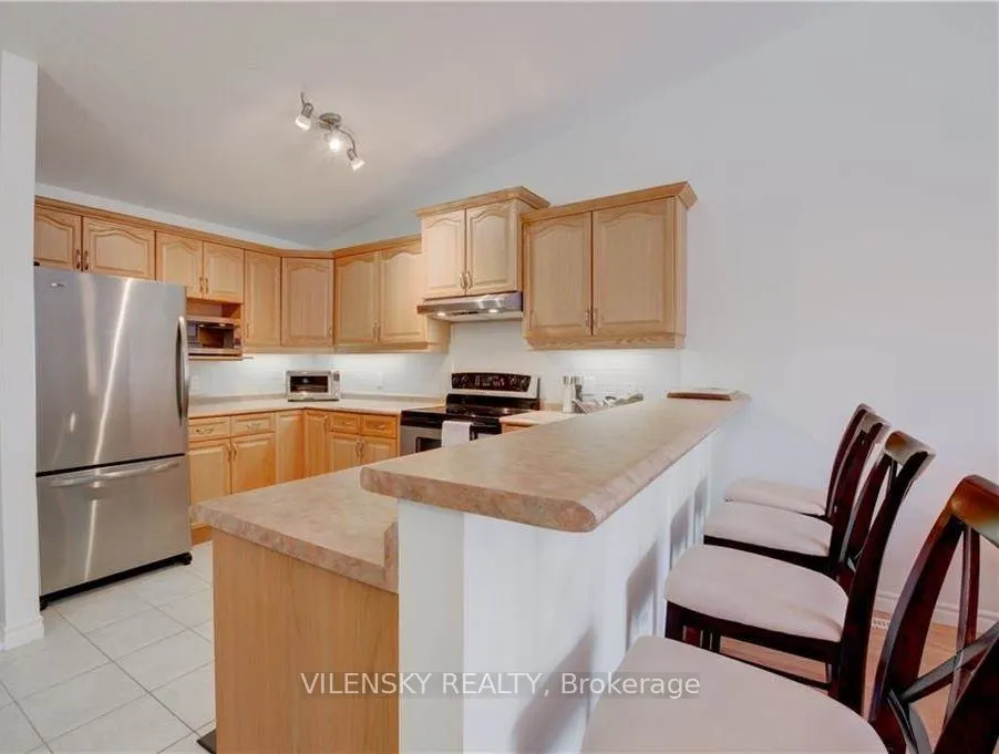 572 Thistlewood Drive, #7
