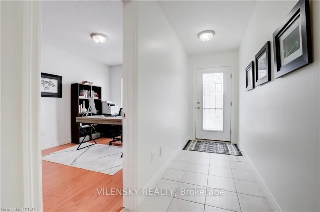 572 Thistlewood Drive, #7