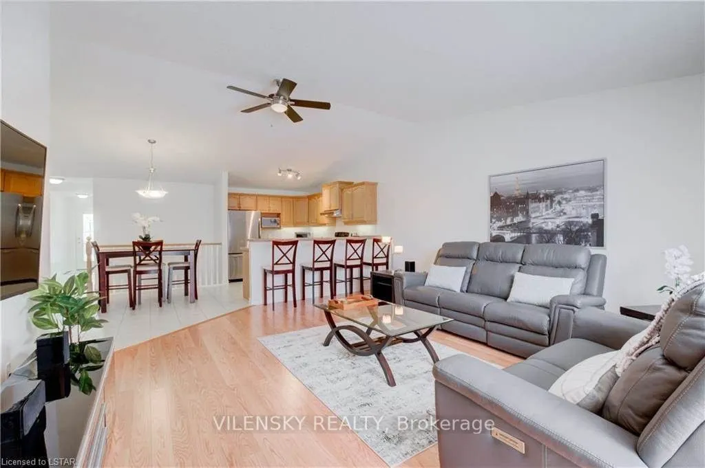 572 Thistlewood Drive, #7