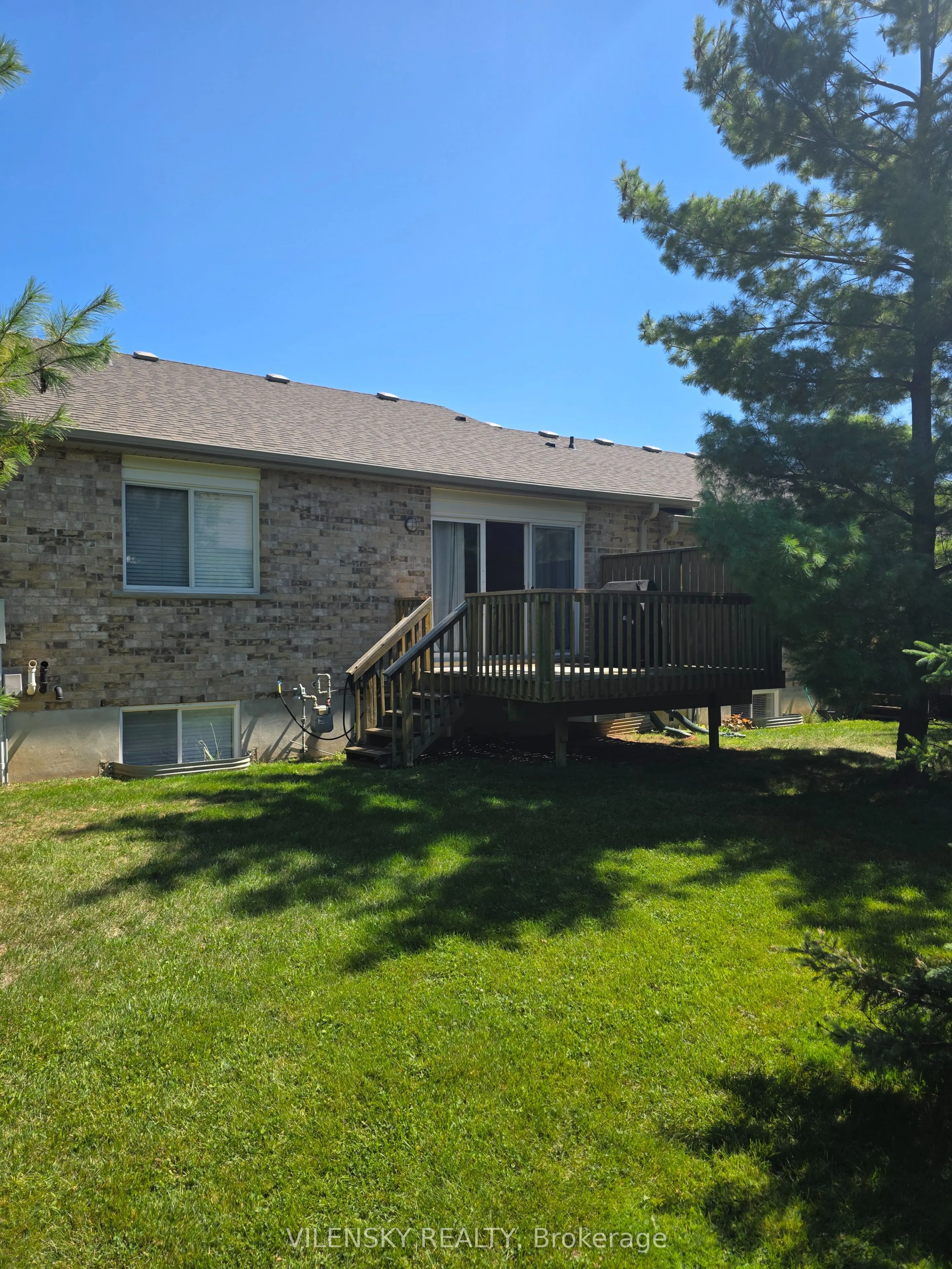 572 Thistlewood Drive, #7