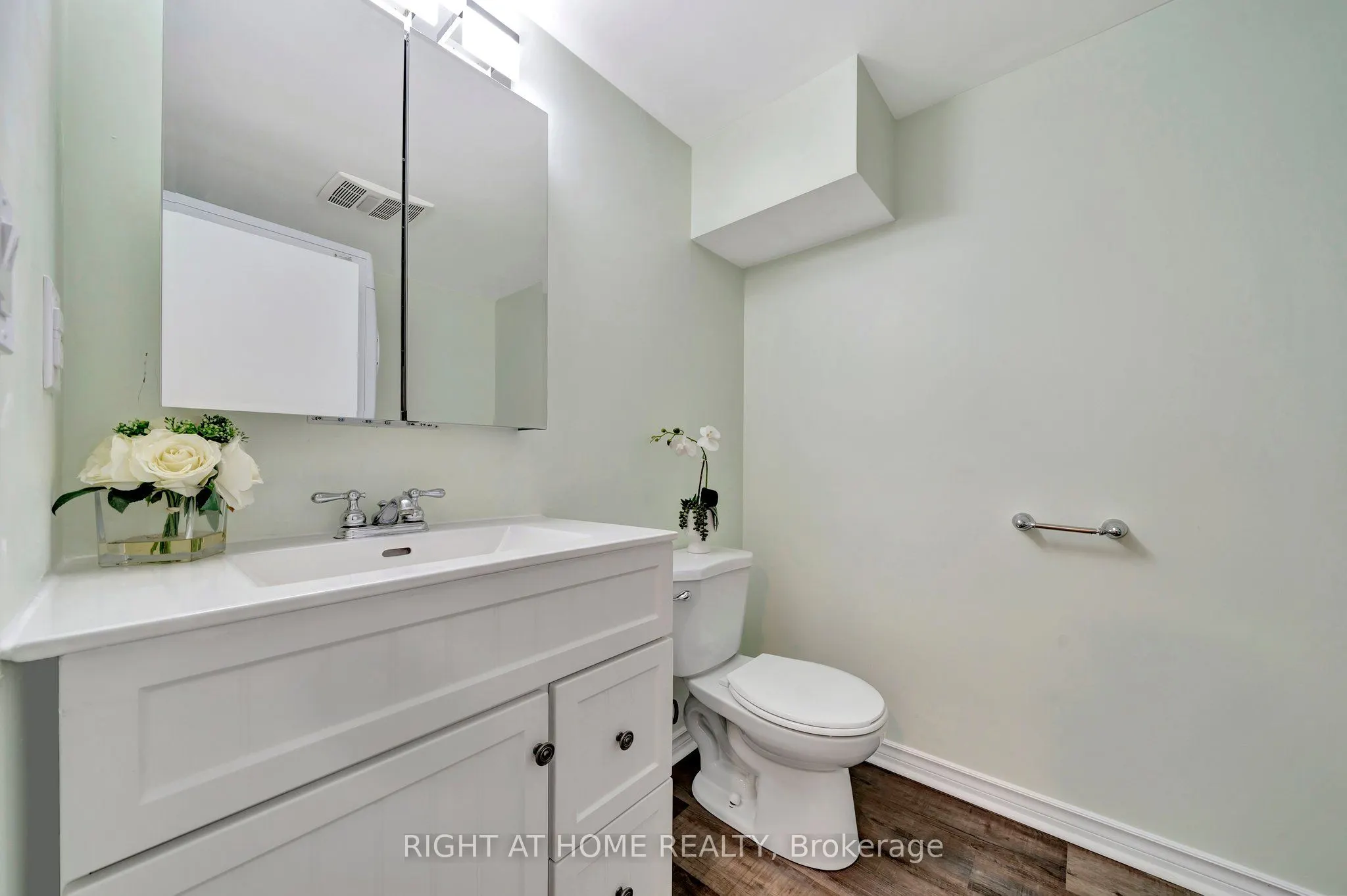 228 Mary Street, #Main