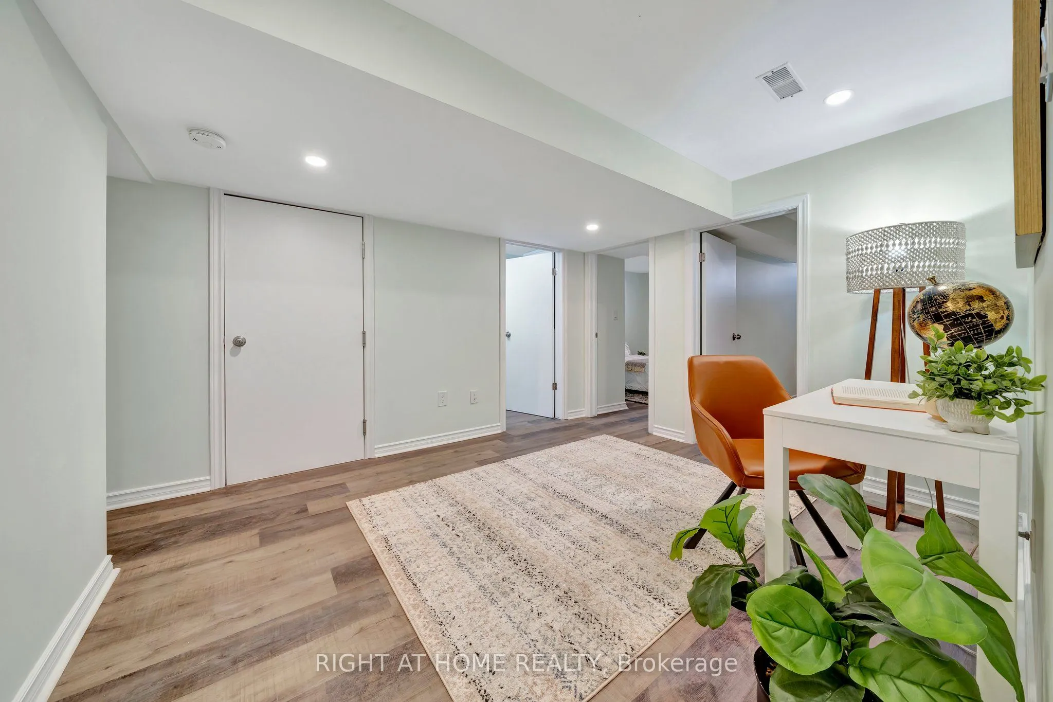228 Mary Street, #Main
