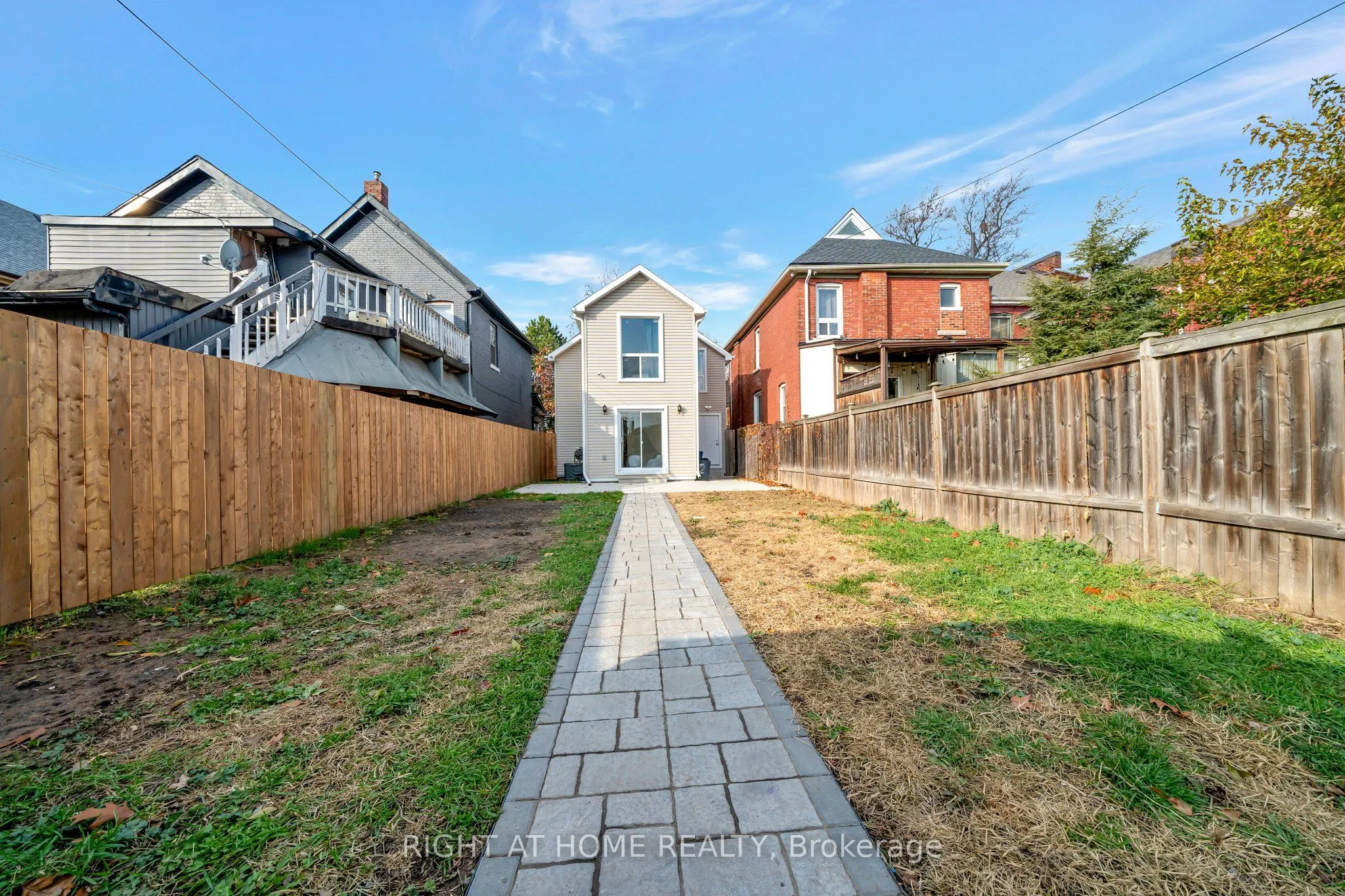 228 Mary Street, #Main