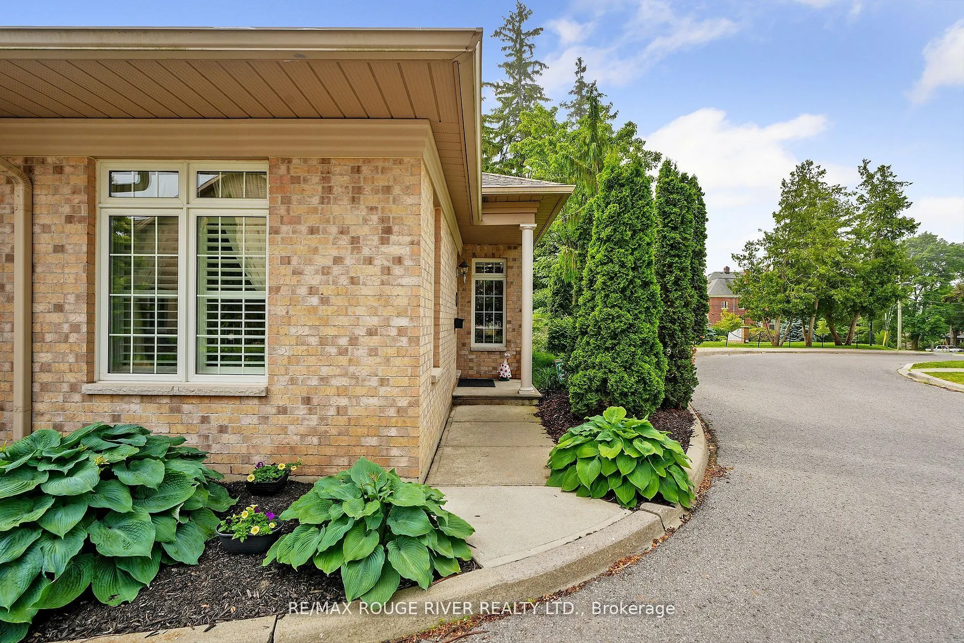 120 University Avenue E, #101