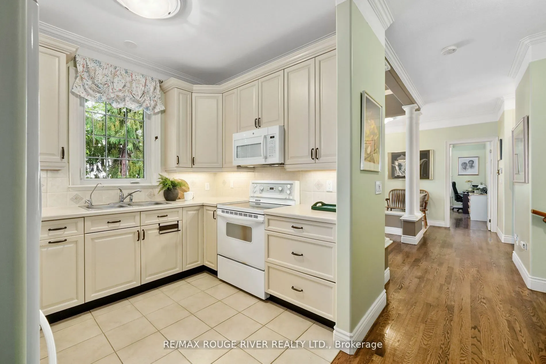 120 University Avenue E, #101