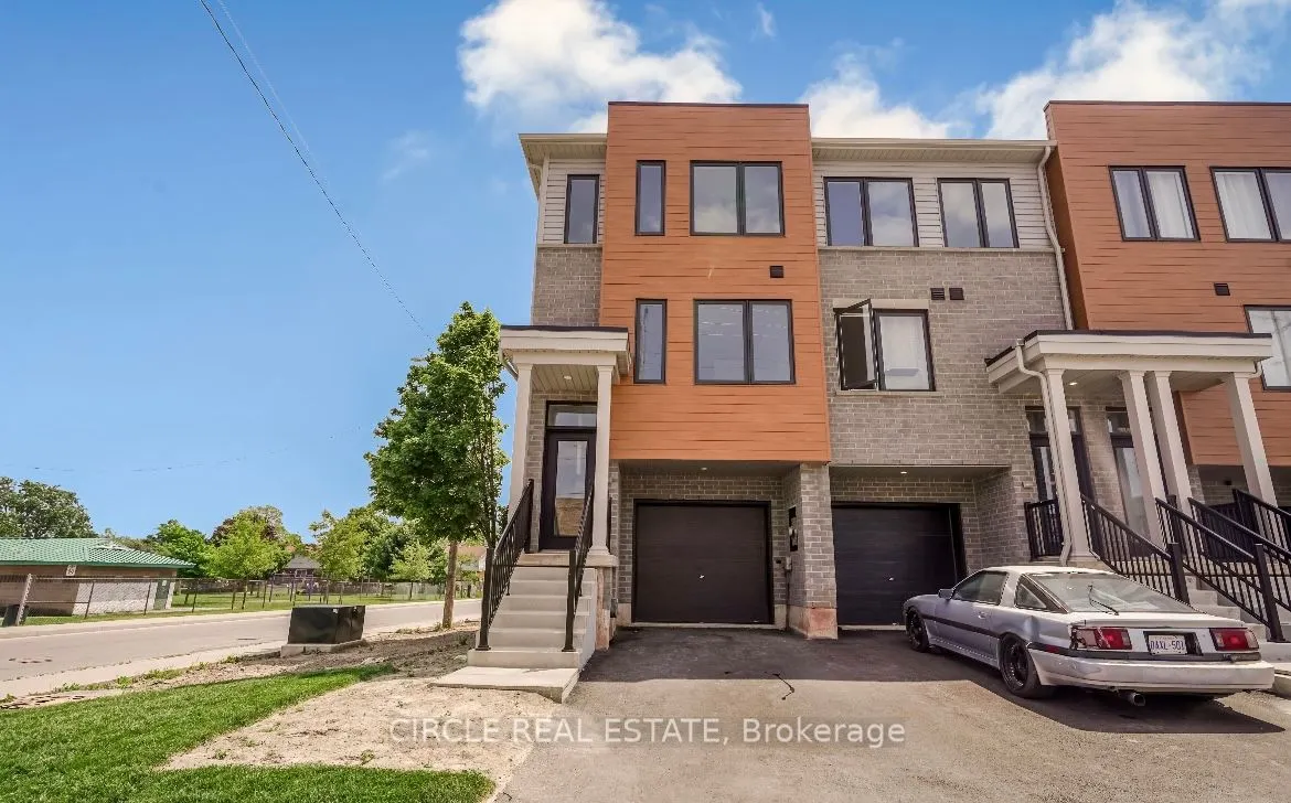 38 Reid Avenue