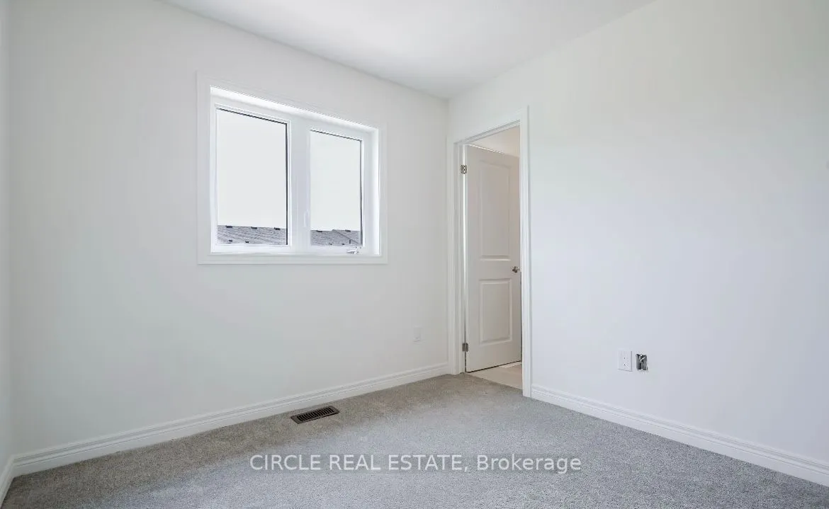 38 Reid Avenue