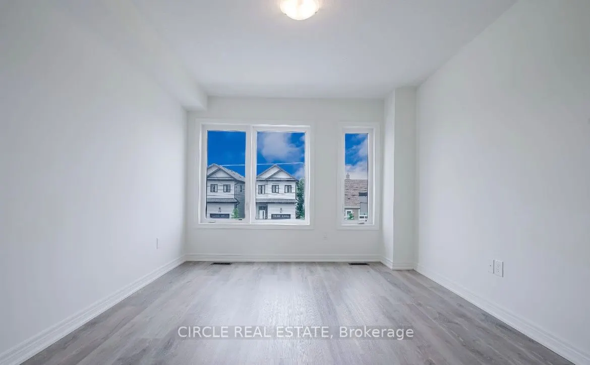 38 Reid Avenue