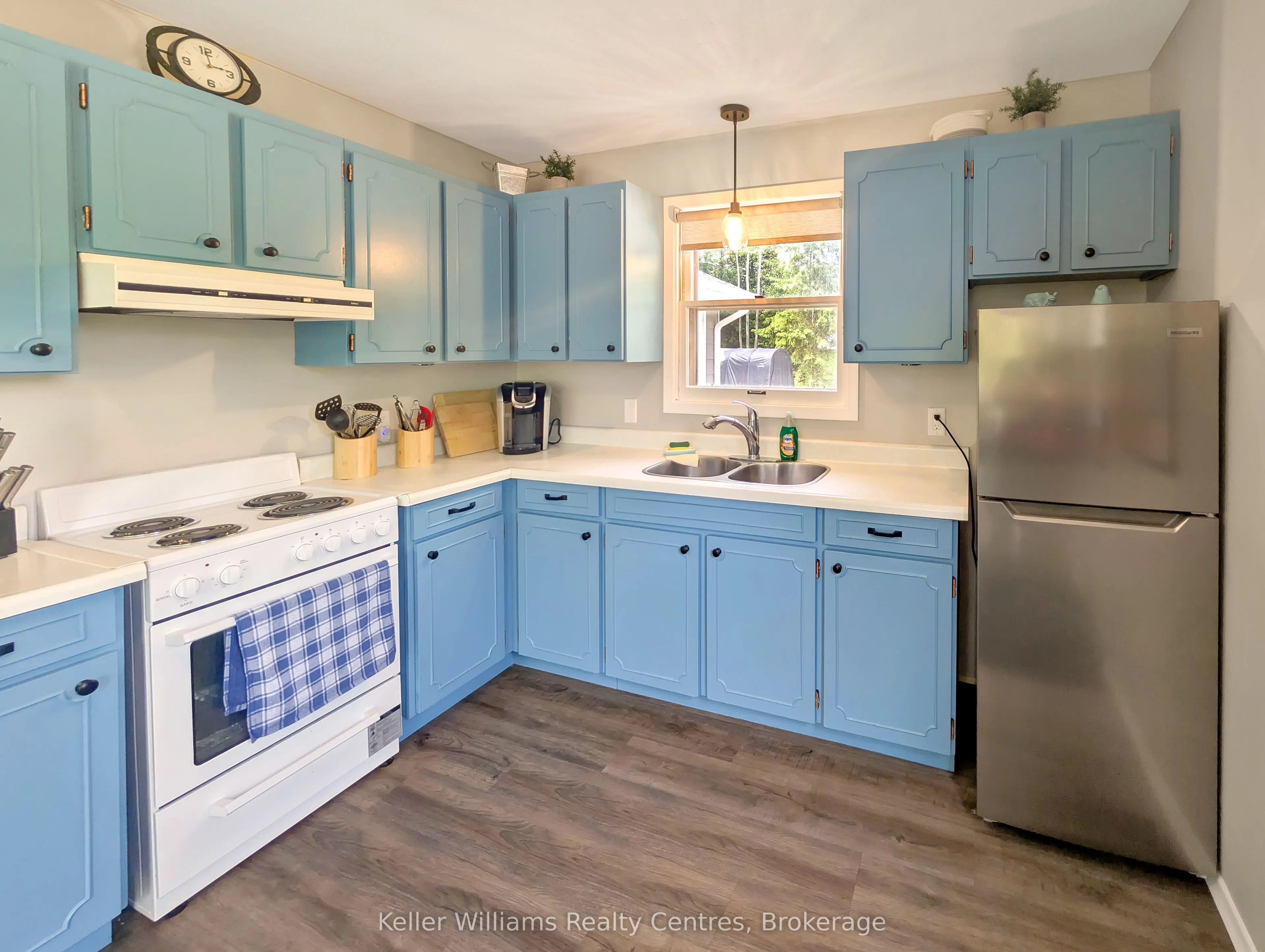 12 Pierce Street S