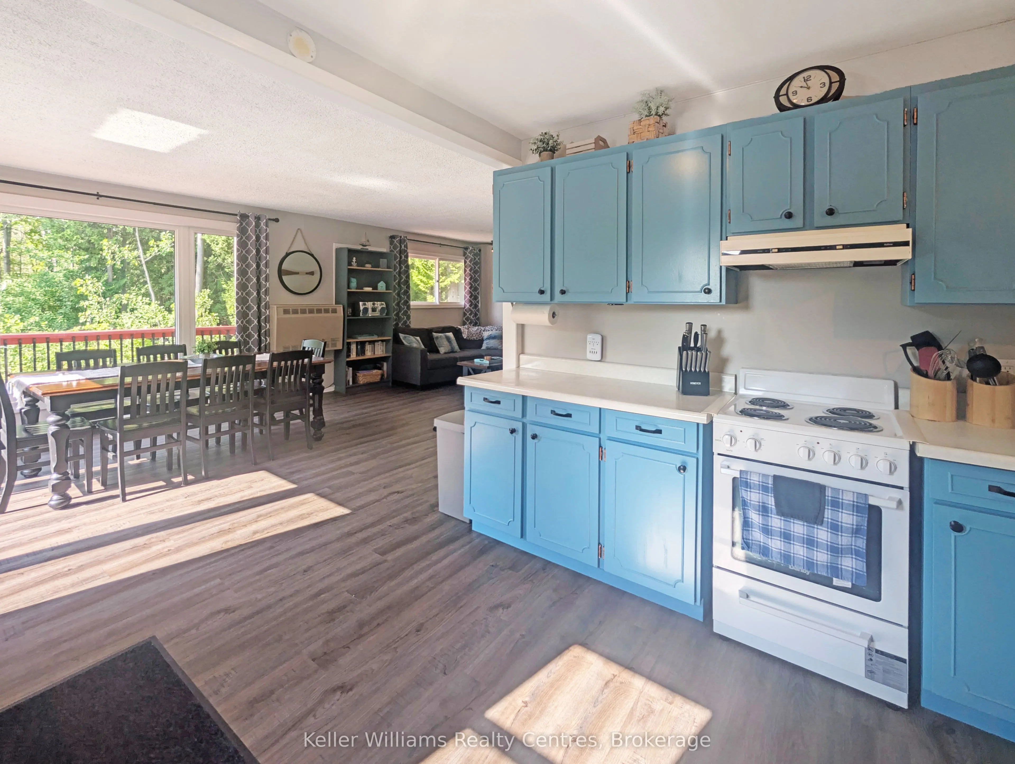 12 Pierce Street S