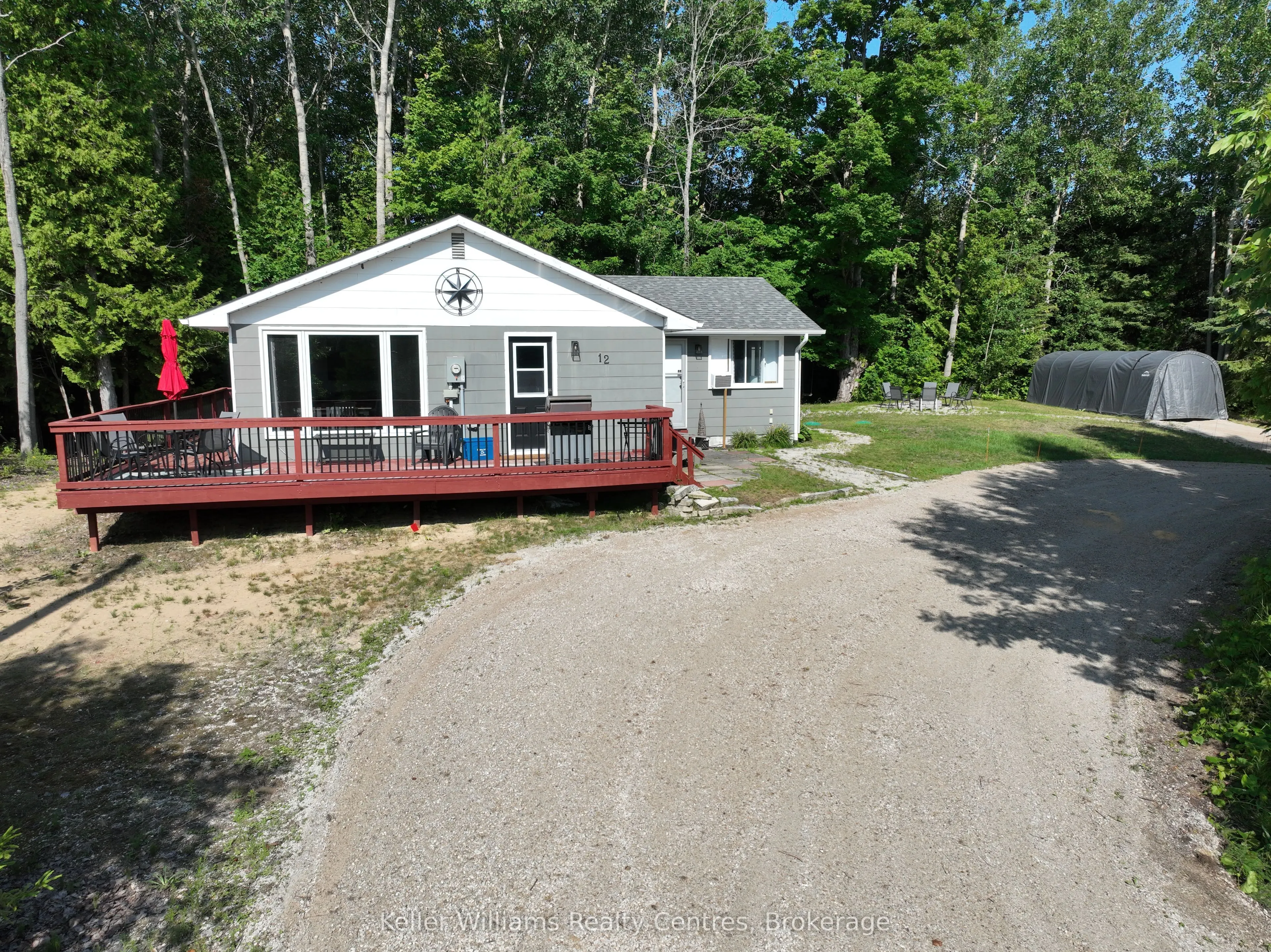 12 Pierce Street S