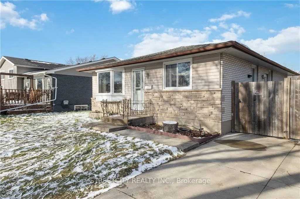 95 Kinburn Crescent