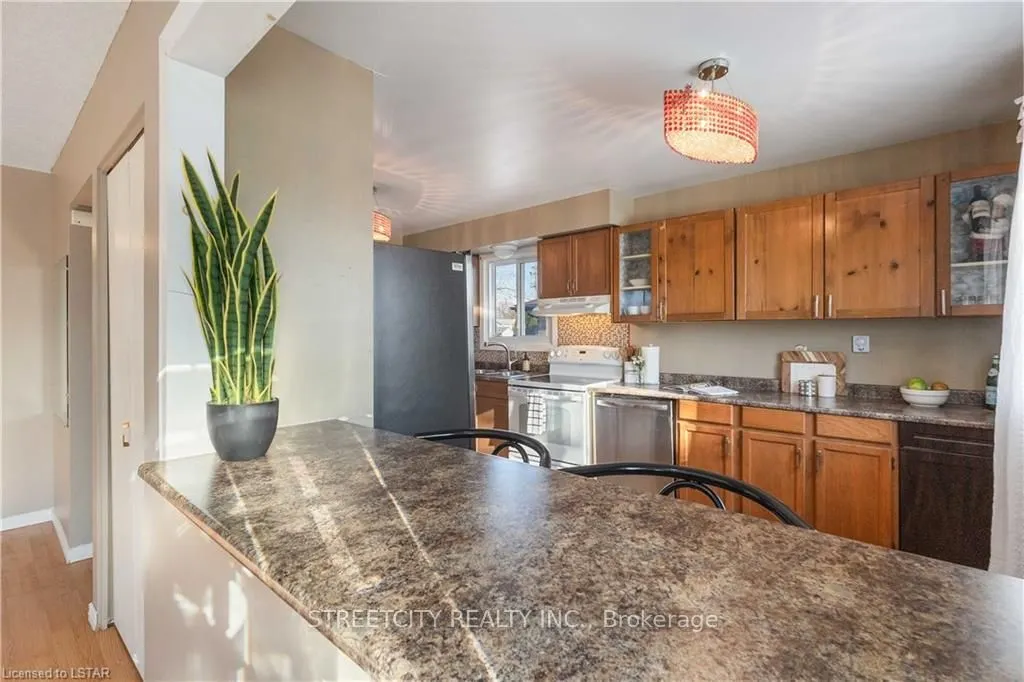95 Kinburn Crescent