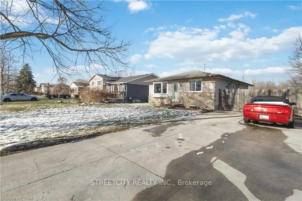 95 Kinburn Crescent