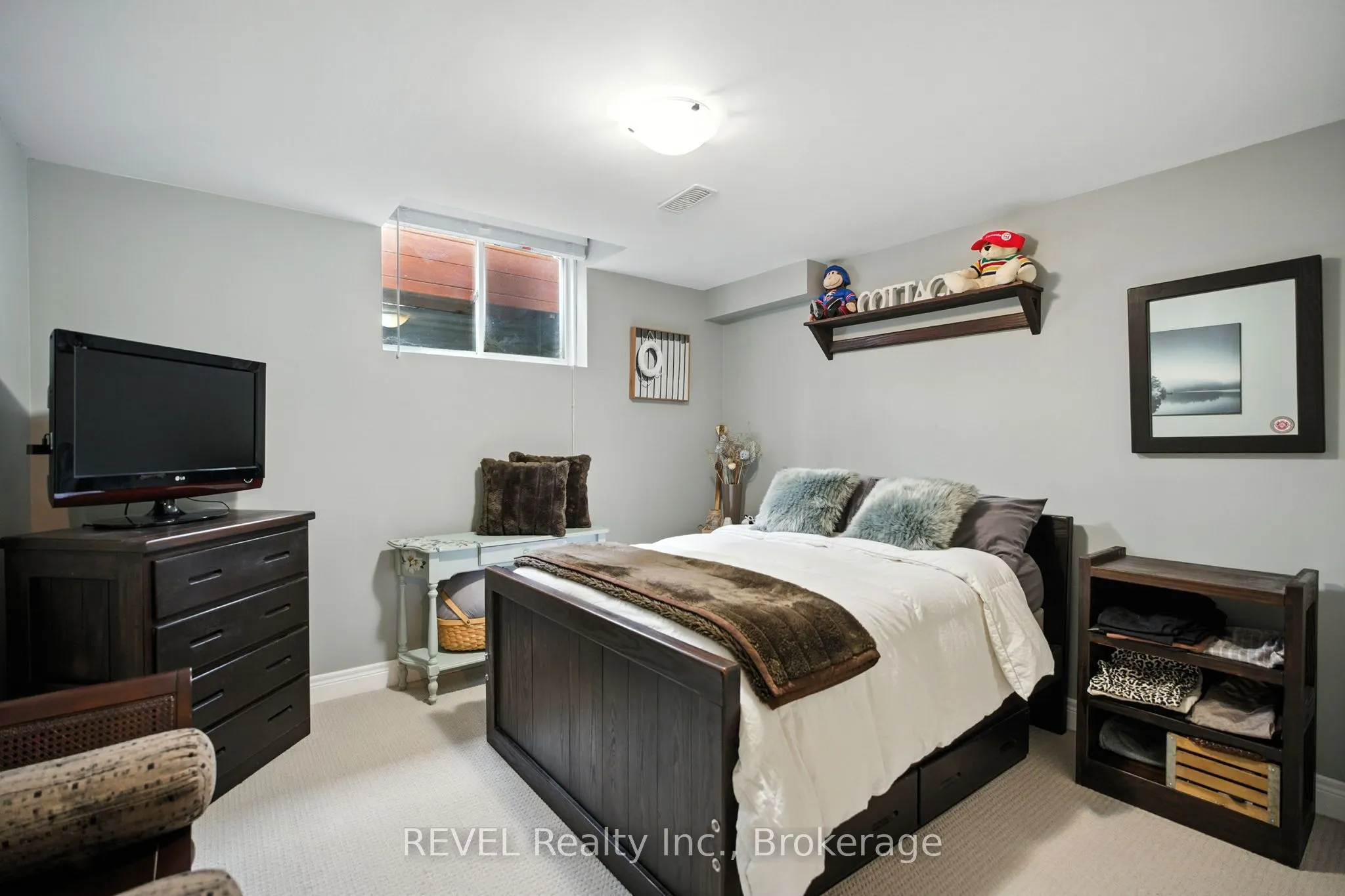 6283 Dores Drive