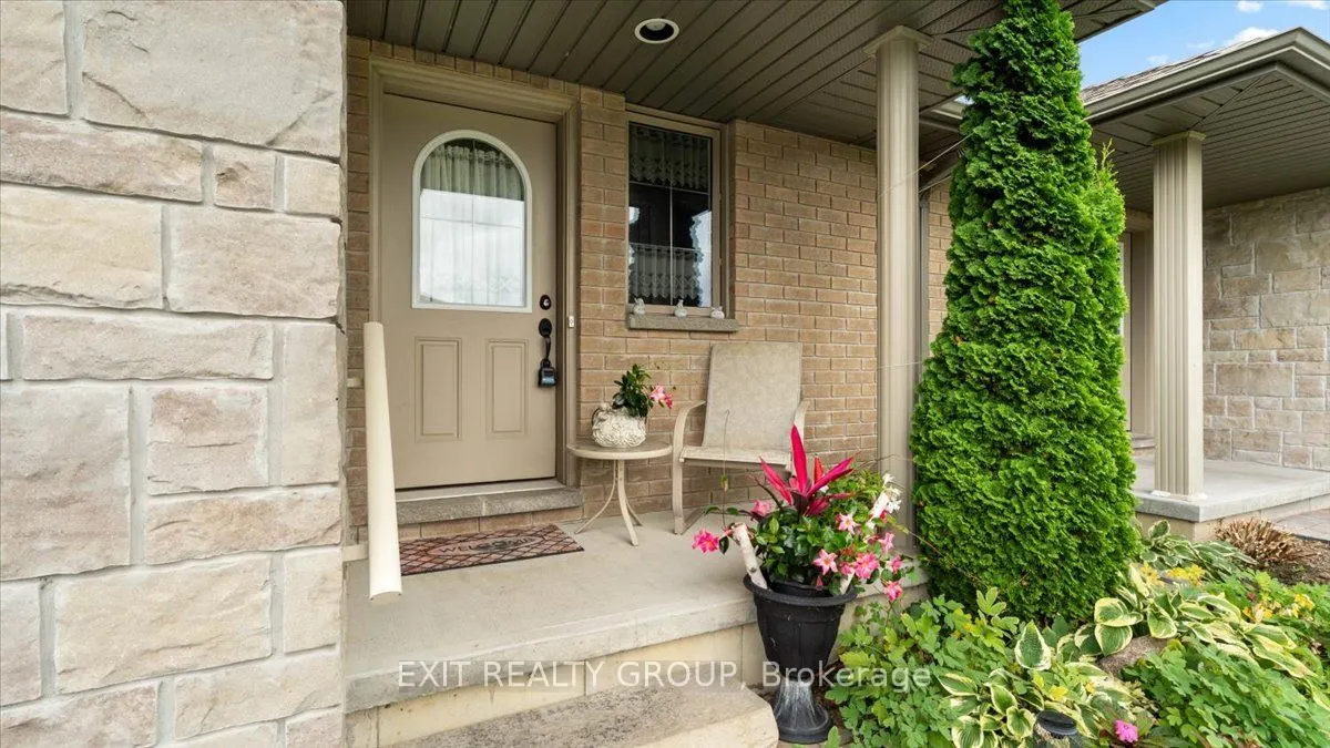 14 Cortland Crescent
