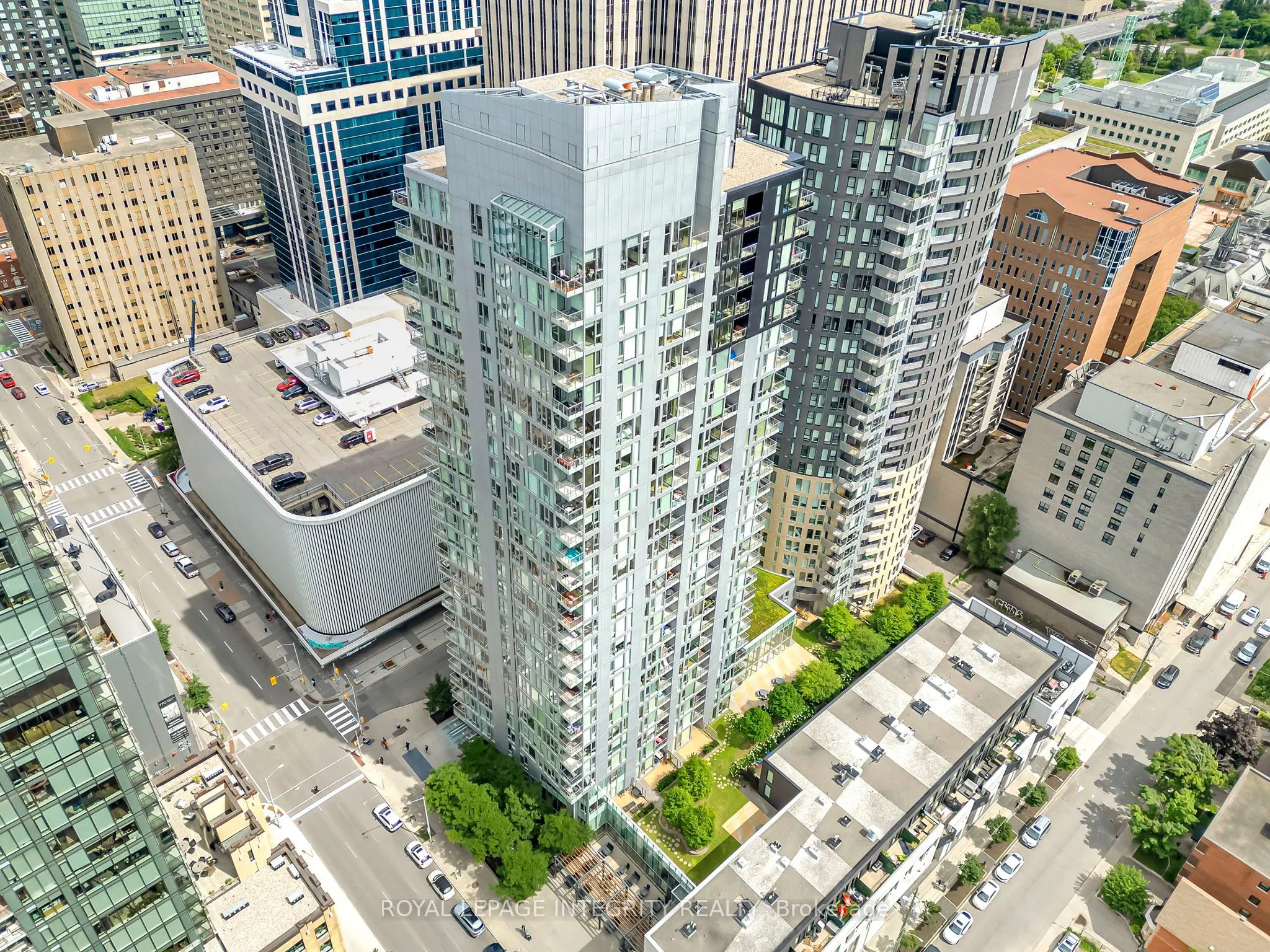 179 Metcalfe Street, #1808