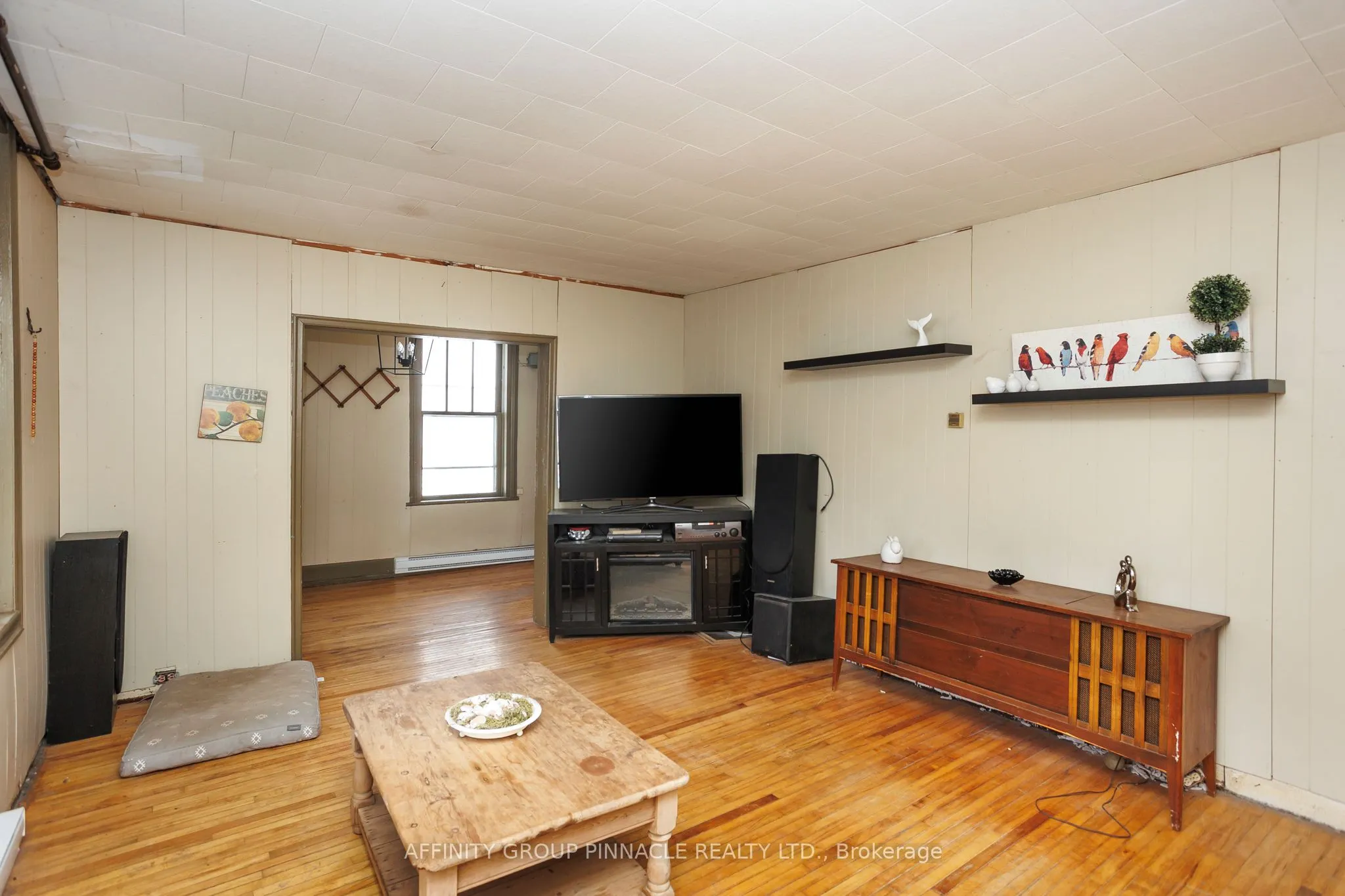106 Russell Street W