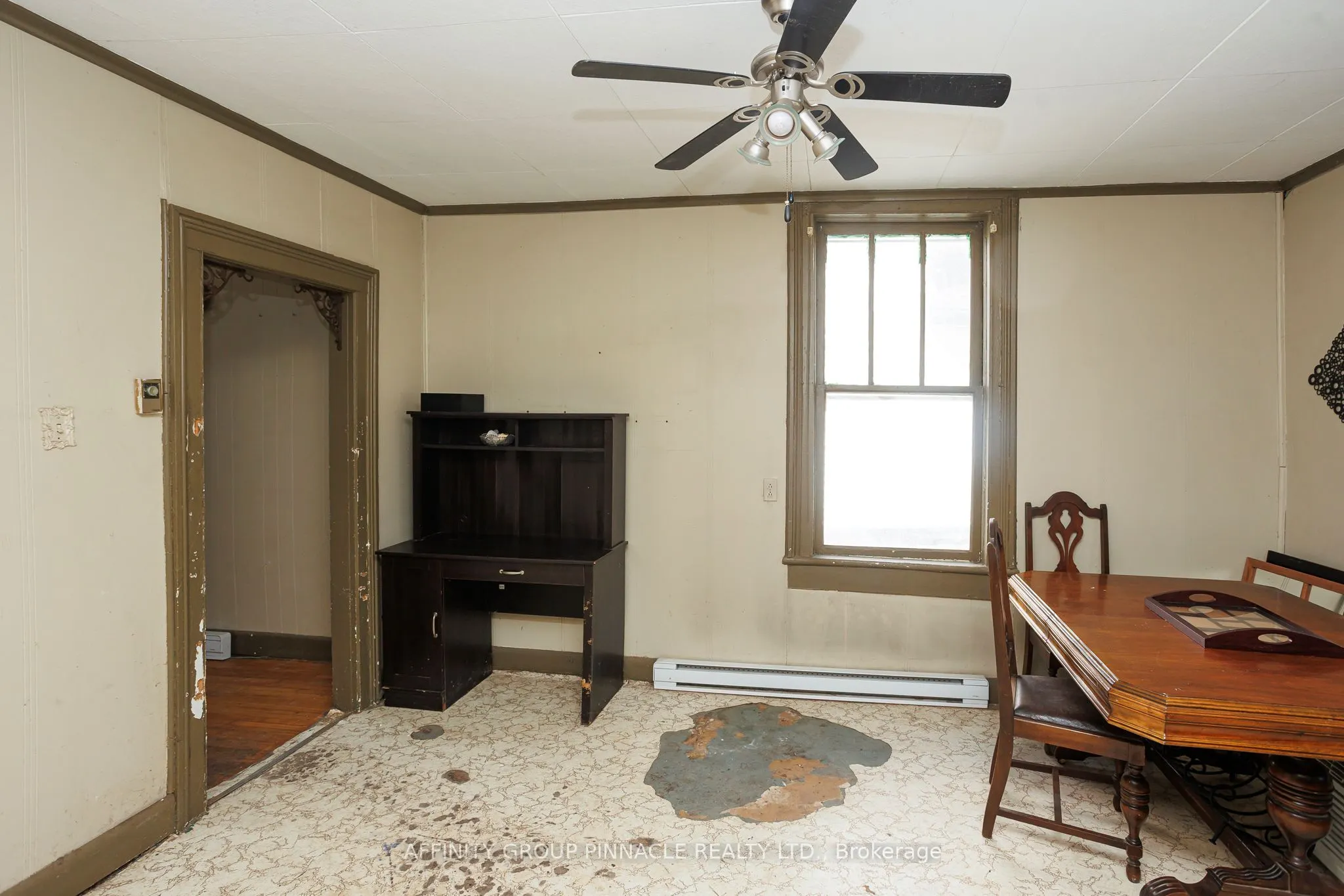 106 Russell Street W