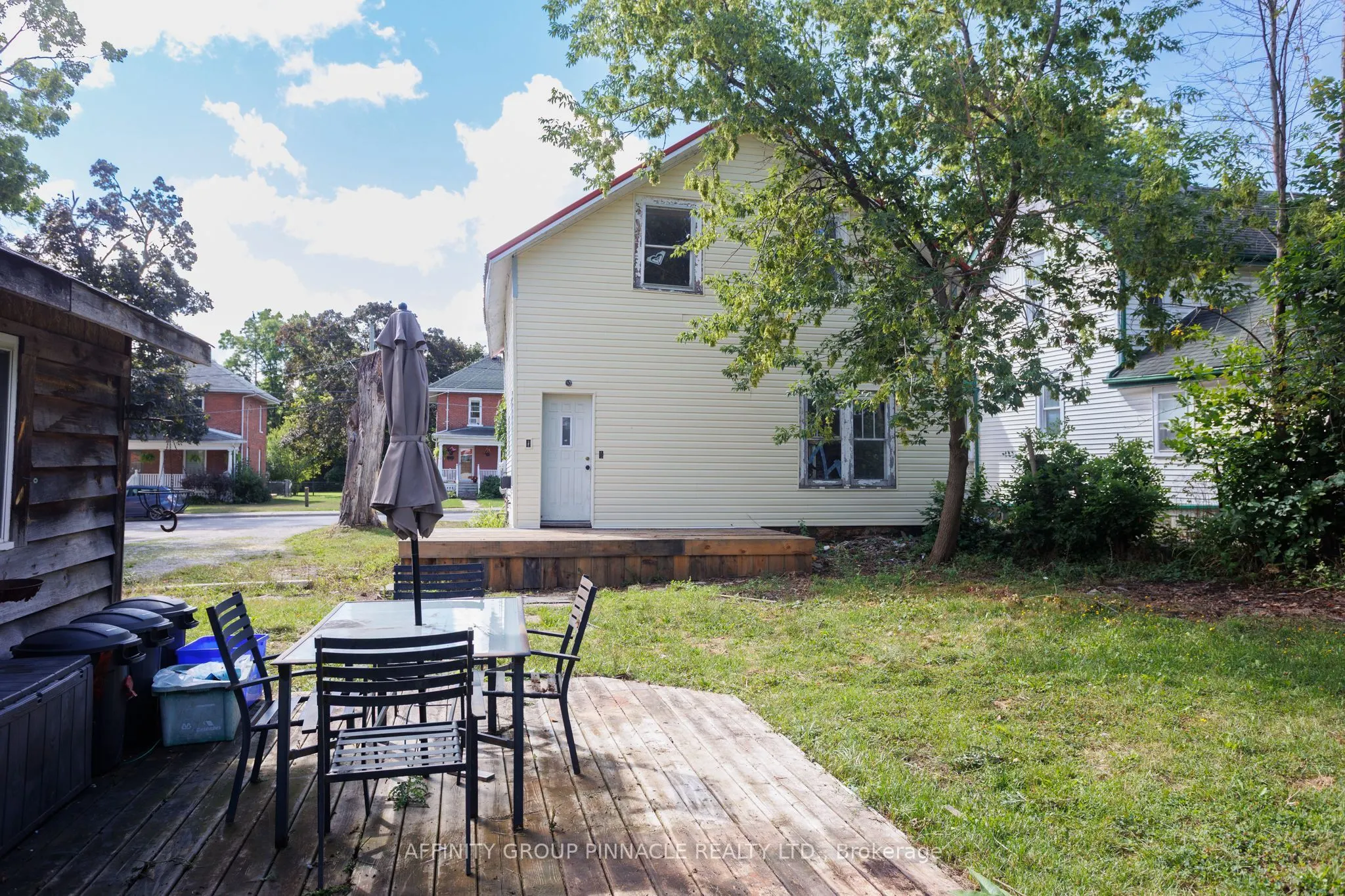 106 Russell Street W