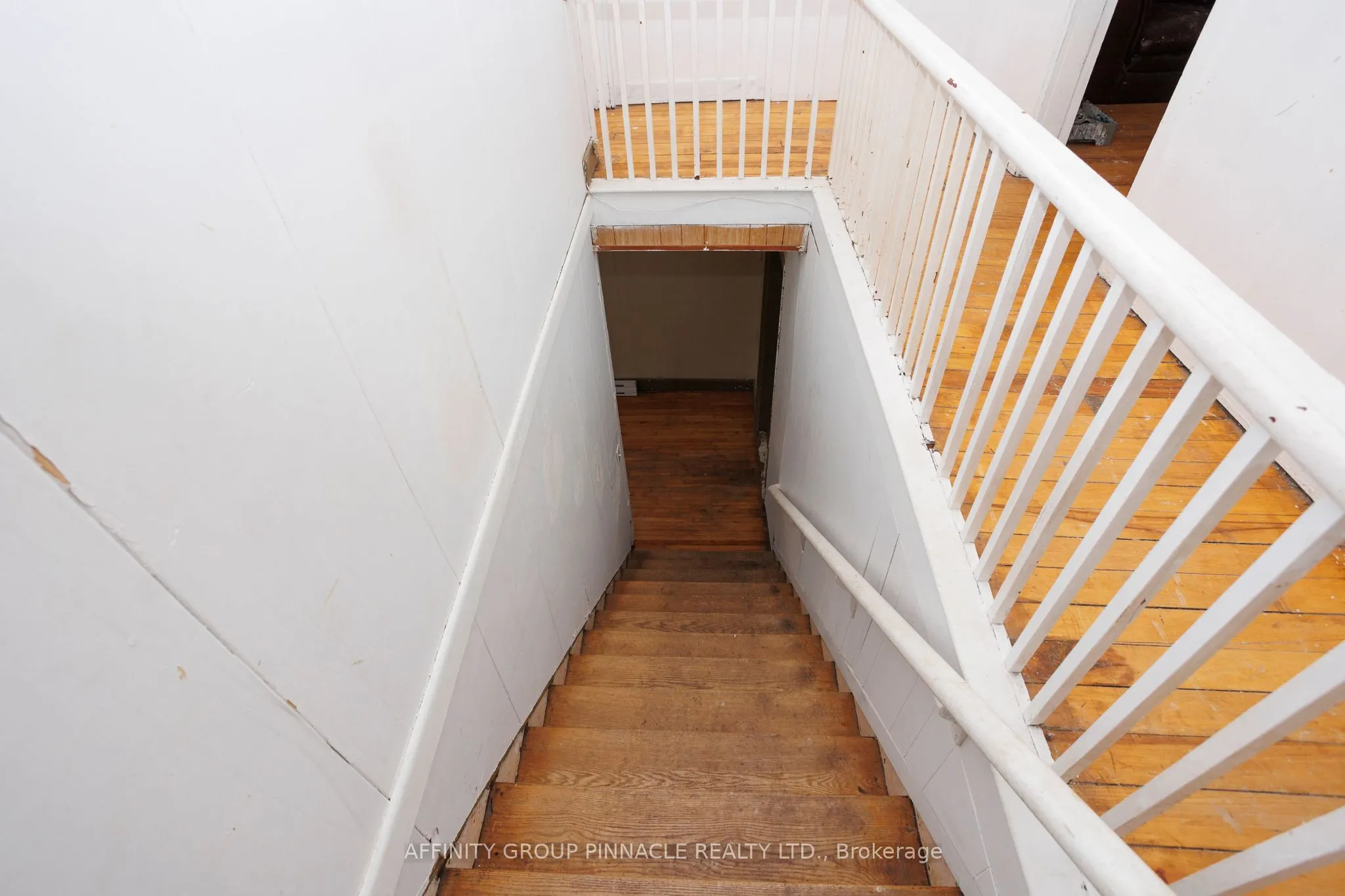106 Russell Street W