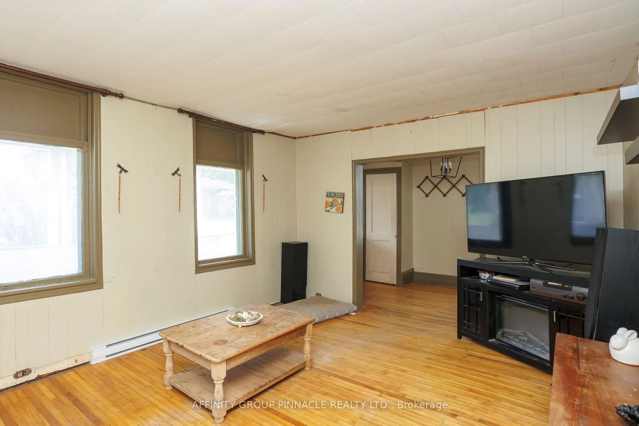 106 Russell Street W