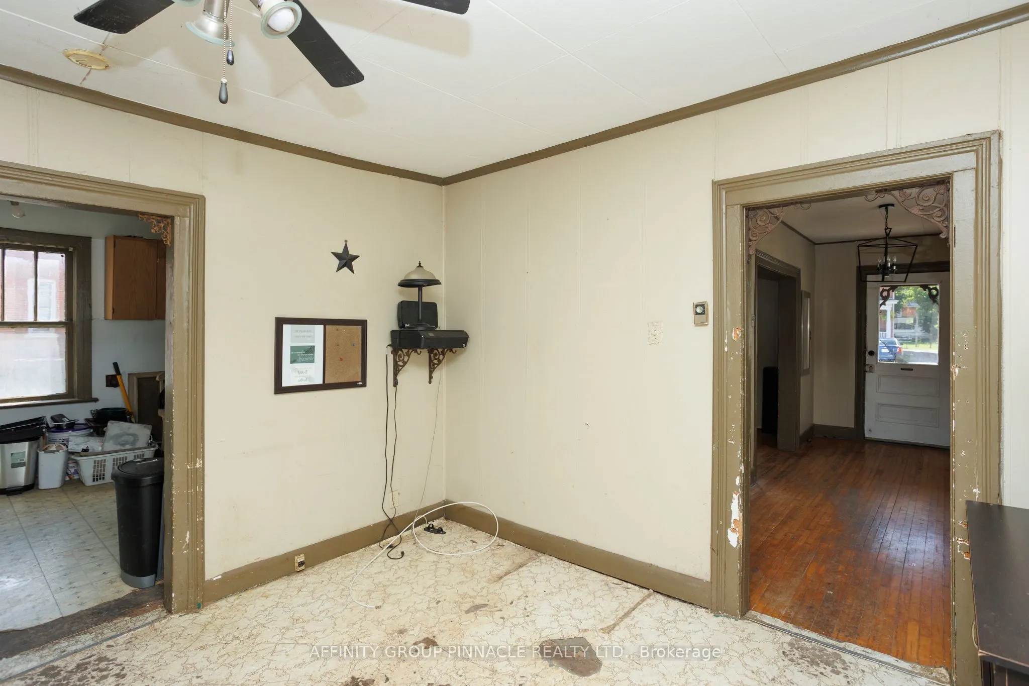 106 Russell Street W