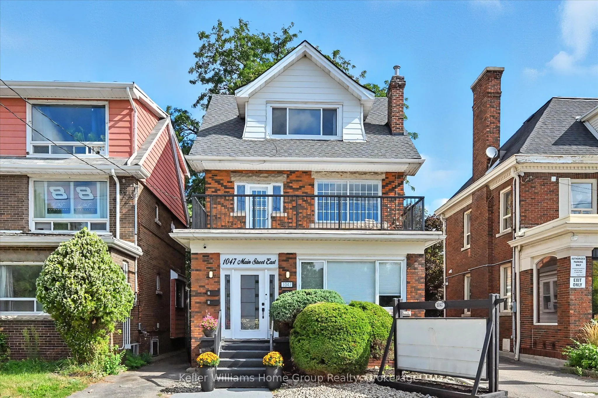 1047 Main Street E