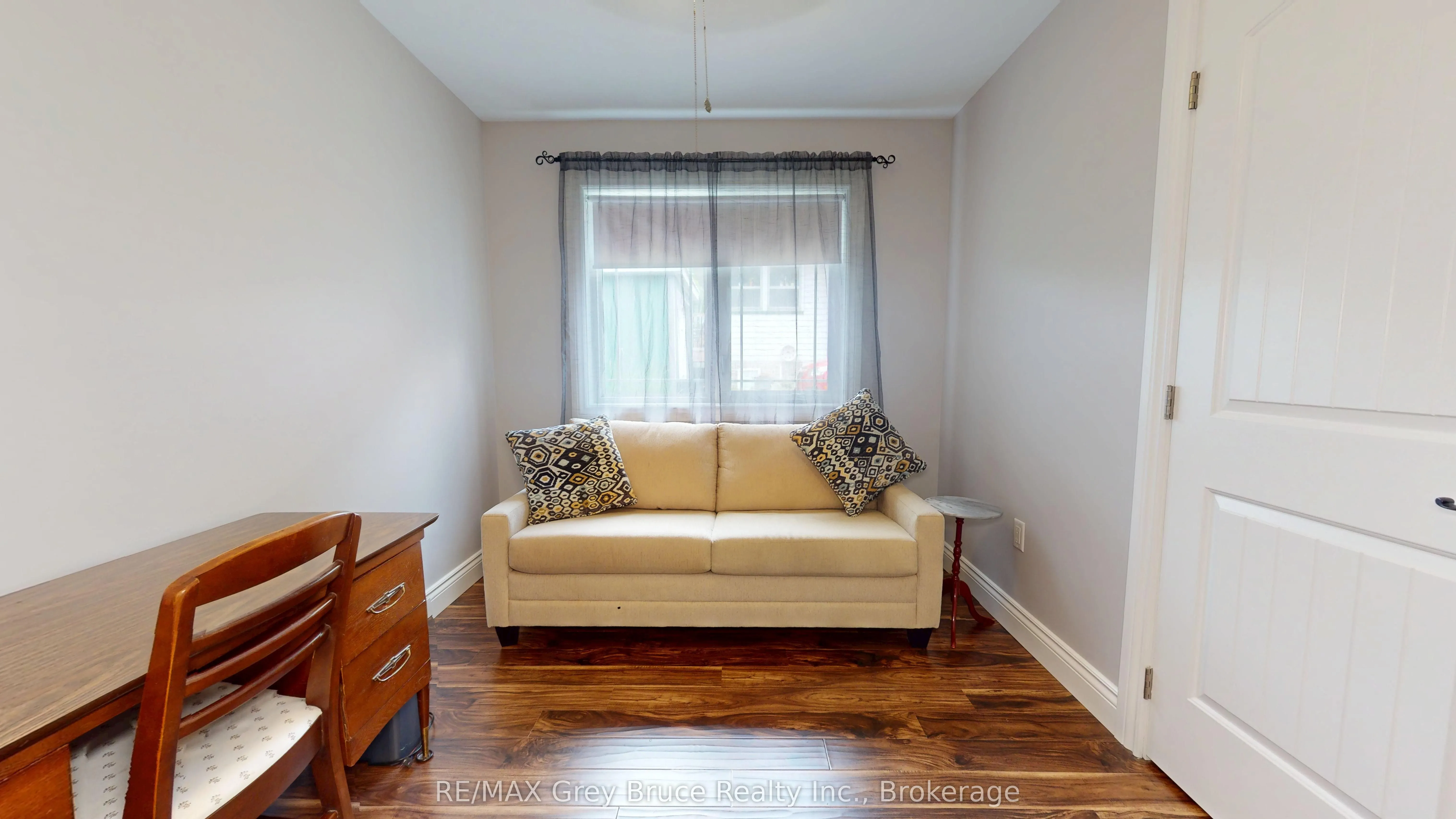 206 4th Avenue SW