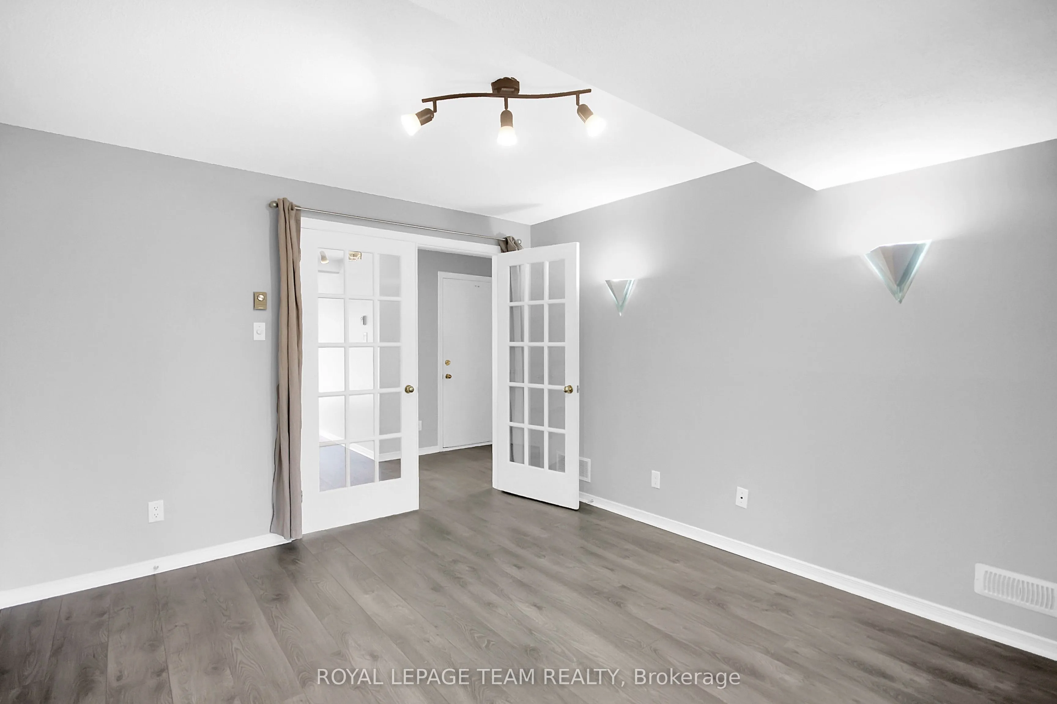 7 Wrenwood Crescent, #4