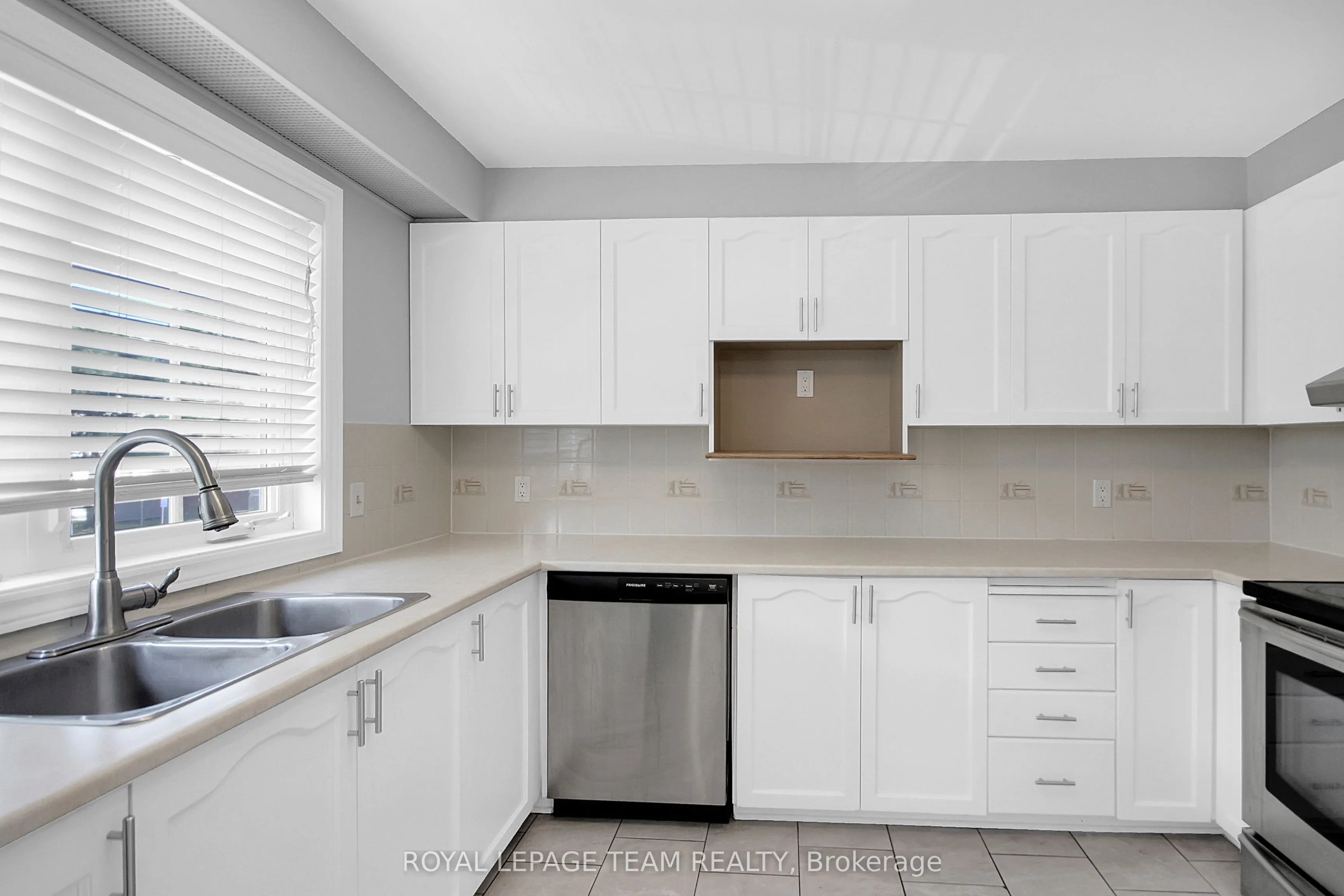 7 Wrenwood Crescent, #4