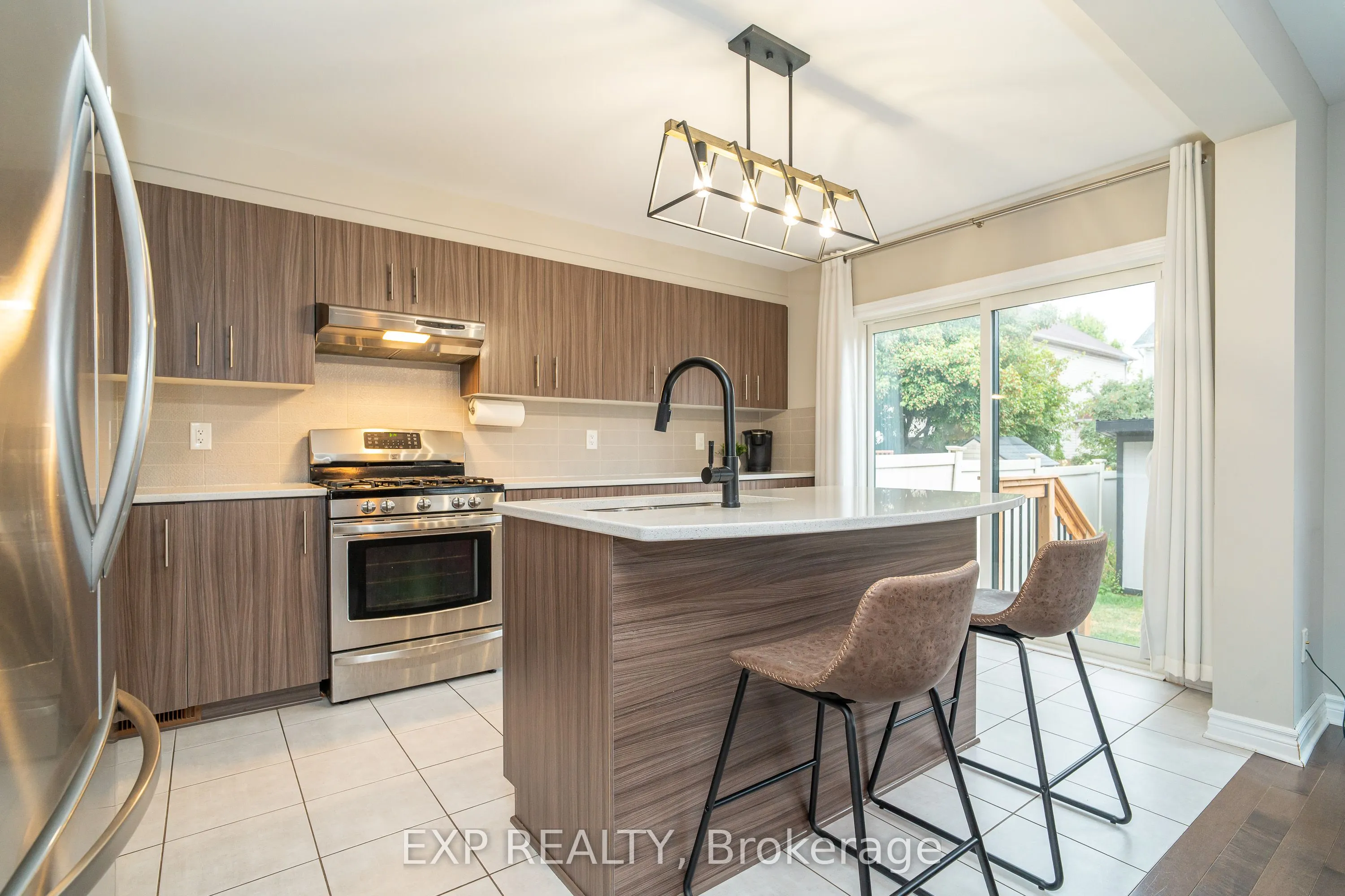 3545 Woodroffe Avenue