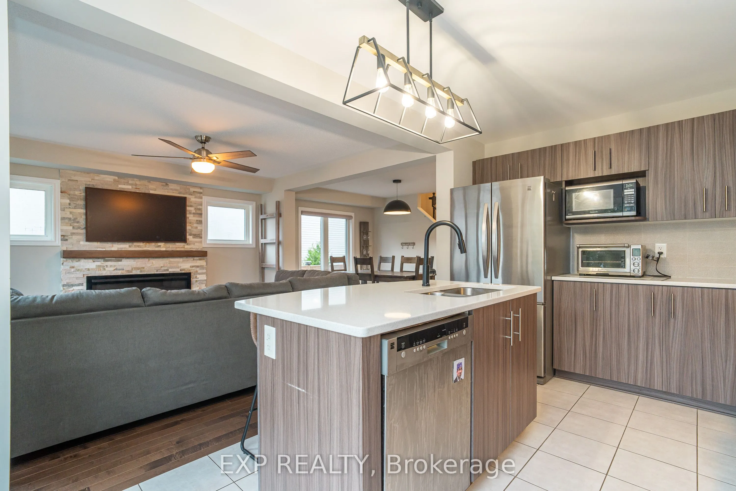 3545 Woodroffe Avenue