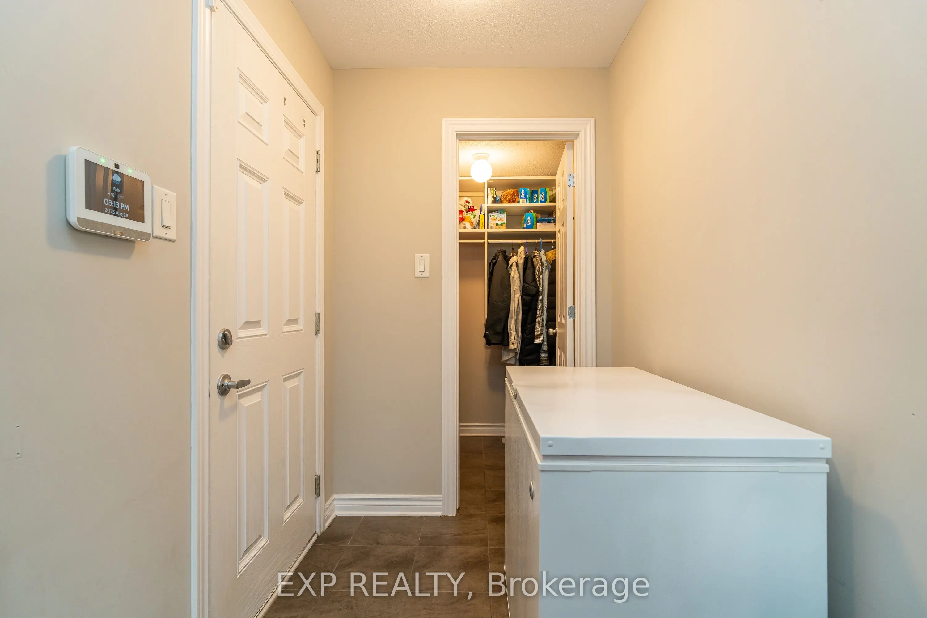 3545 Woodroffe Avenue