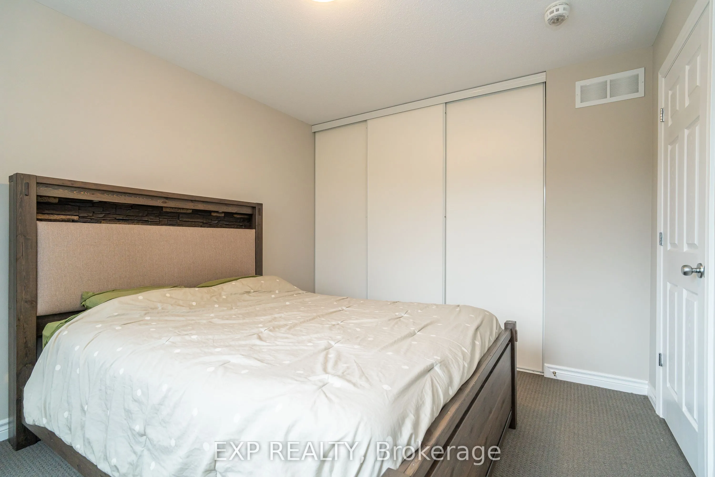 3545 Woodroffe Avenue