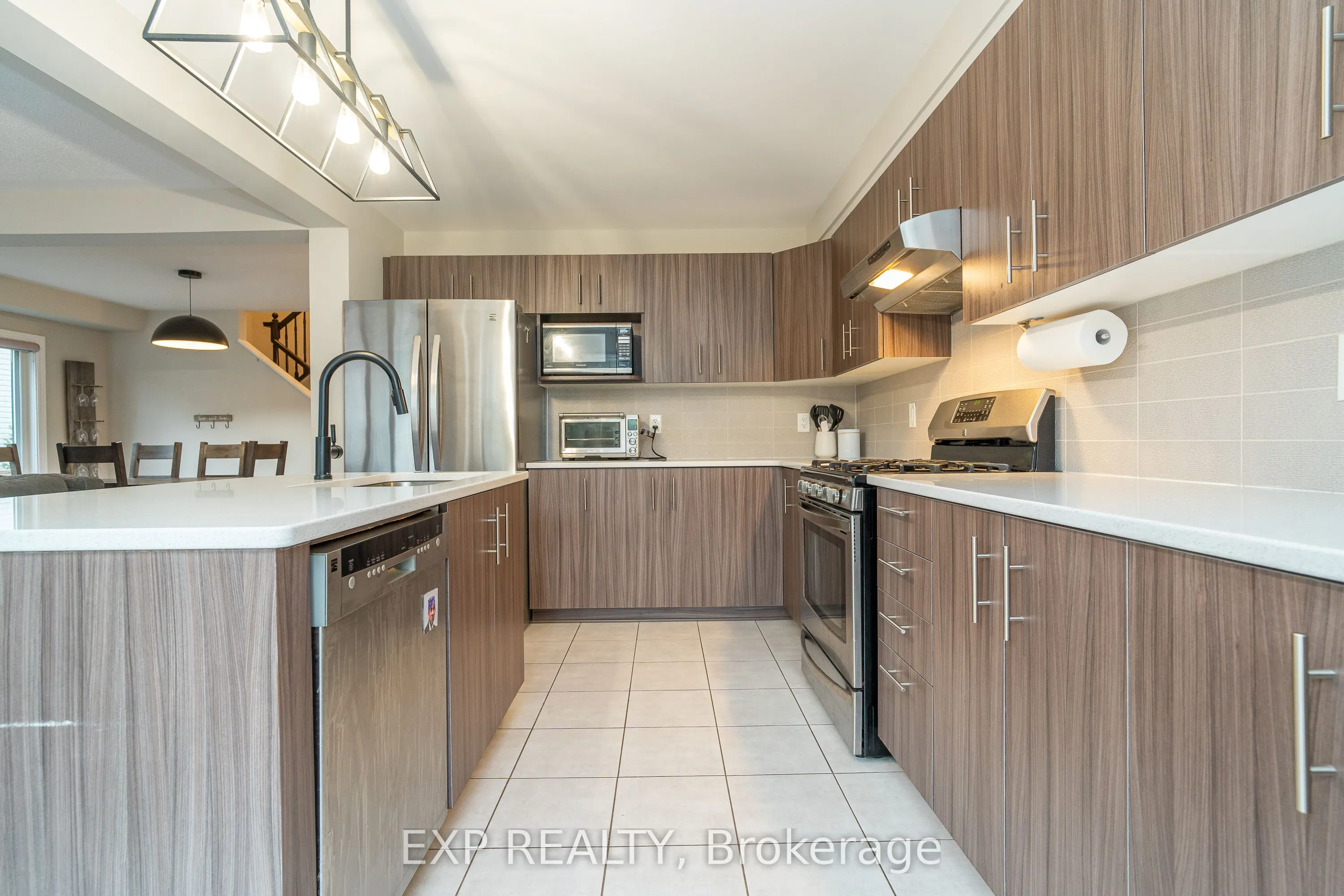 3545 Woodroffe Avenue