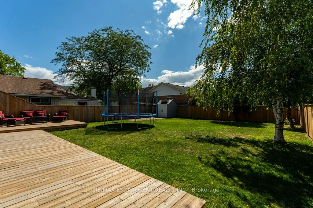 1104 Vansickle Road N