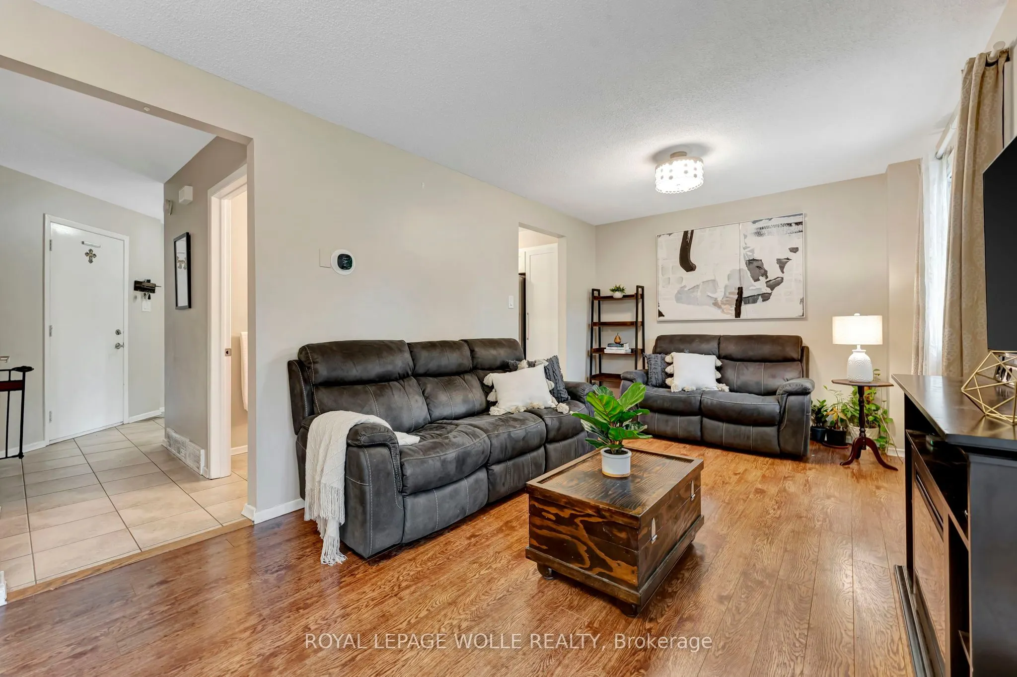 476 Kingscourt Drive, #19