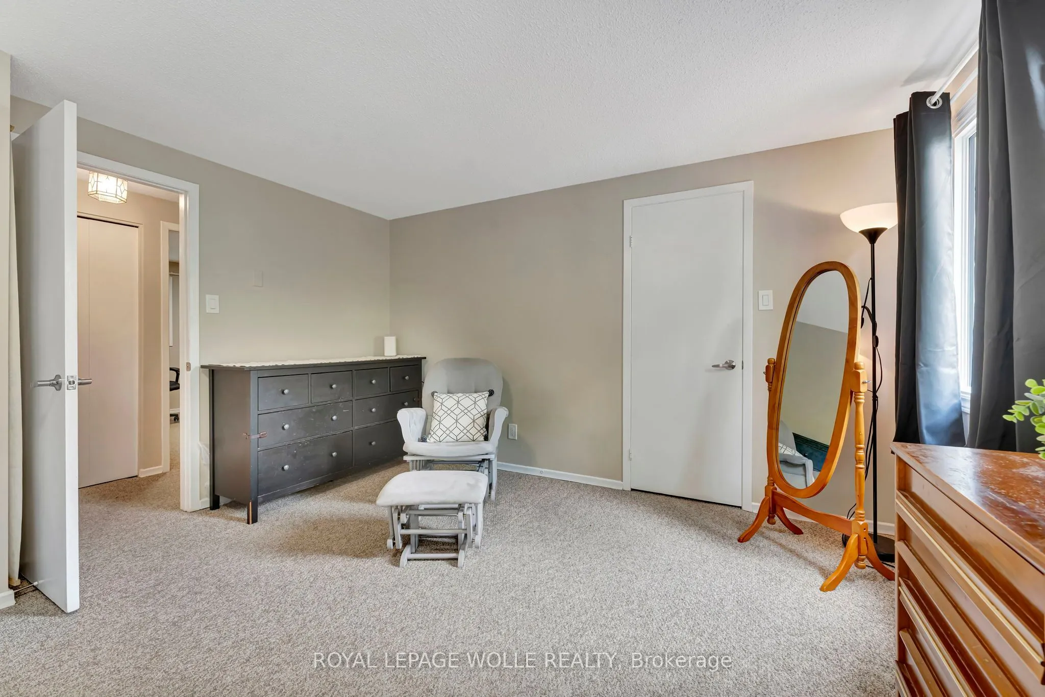 476 Kingscourt Drive, #19
