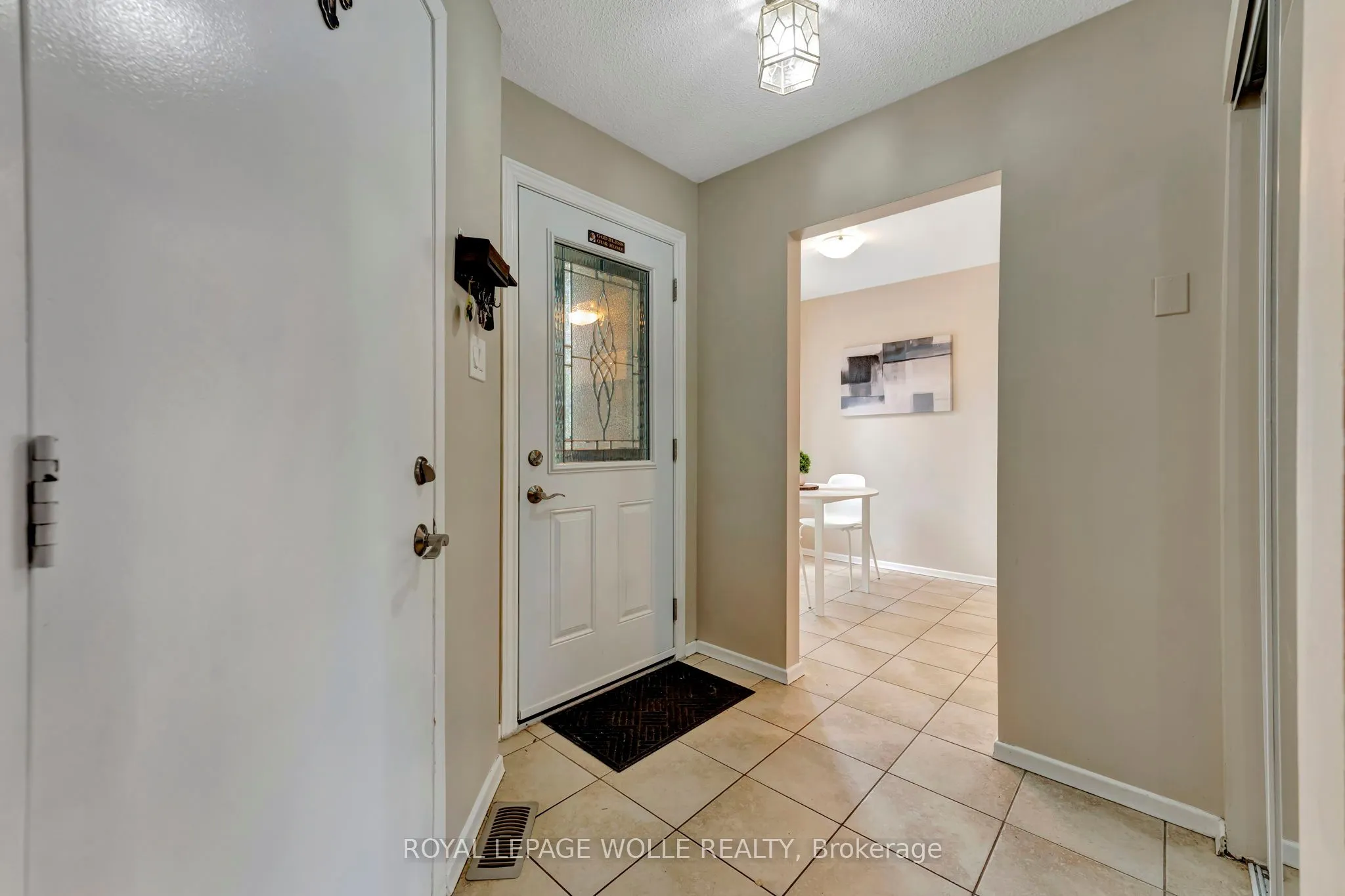 476 Kingscourt Drive, #19