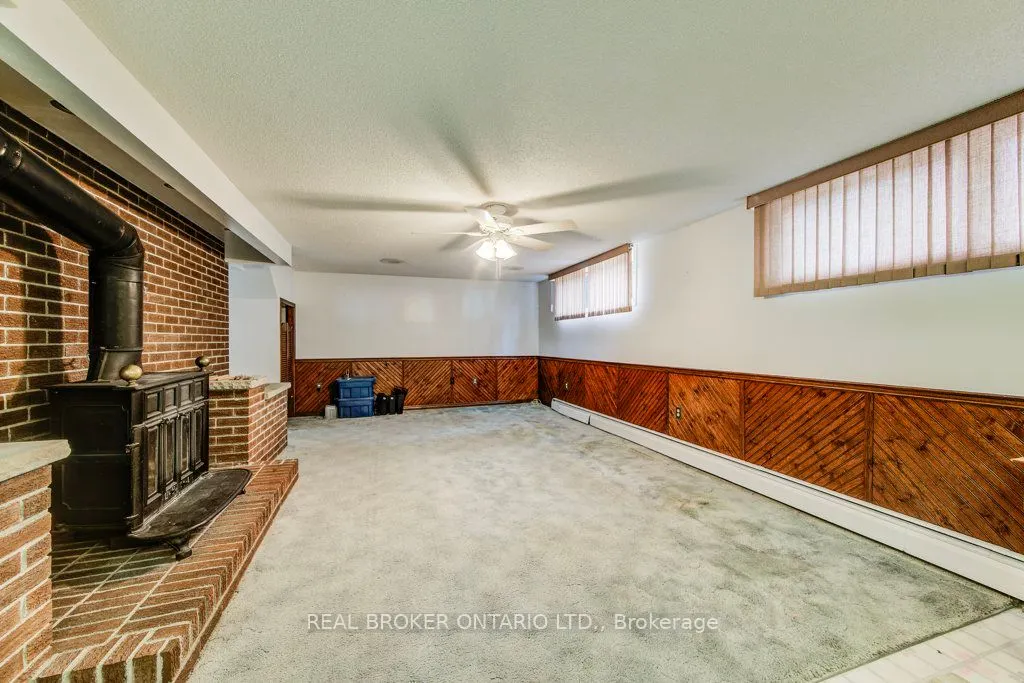 8719 164 Road