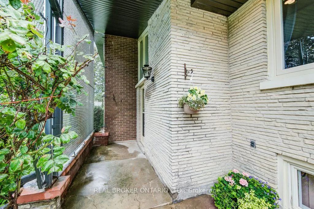 8719 164 Road