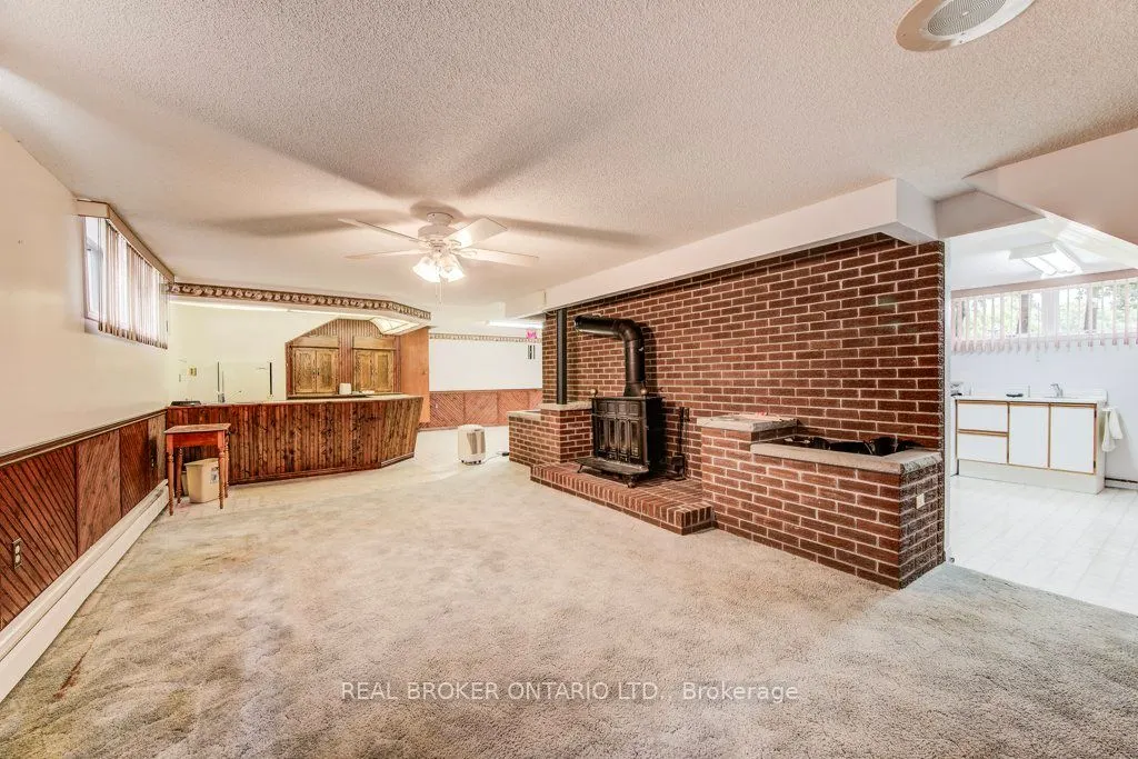 8719 164 Road