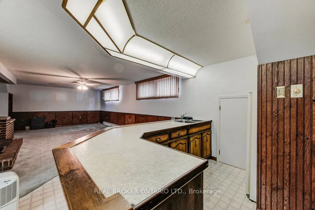 8719 164 Road