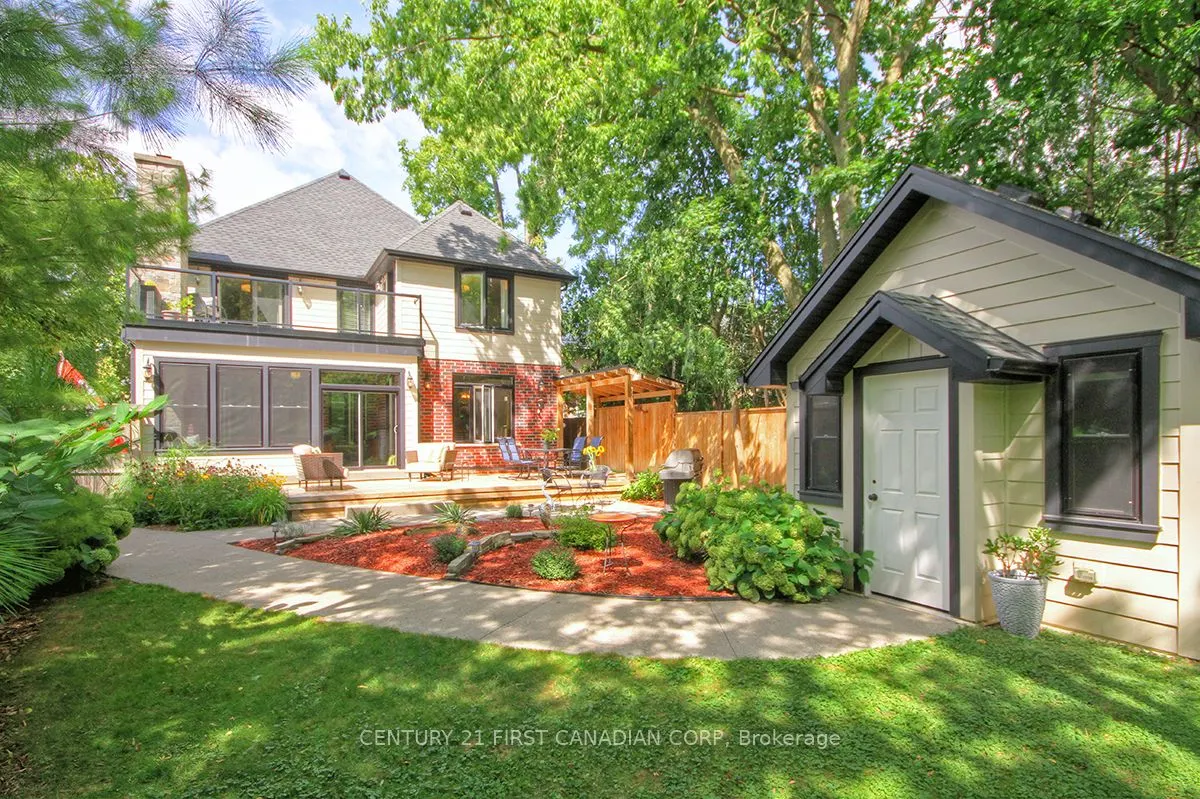 171 TECUMSEH Avenue E