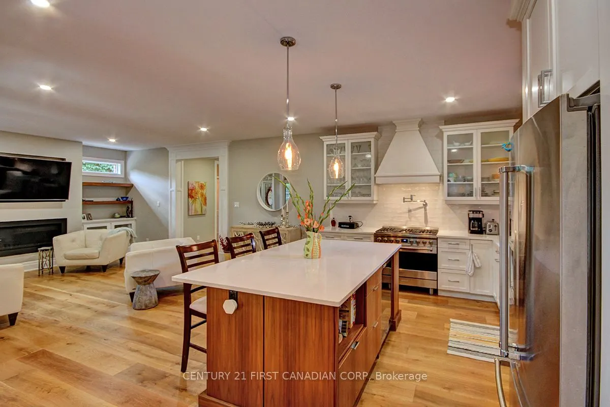 171 TECUMSEH Avenue E