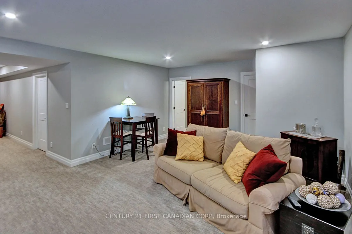171 TECUMSEH Avenue E