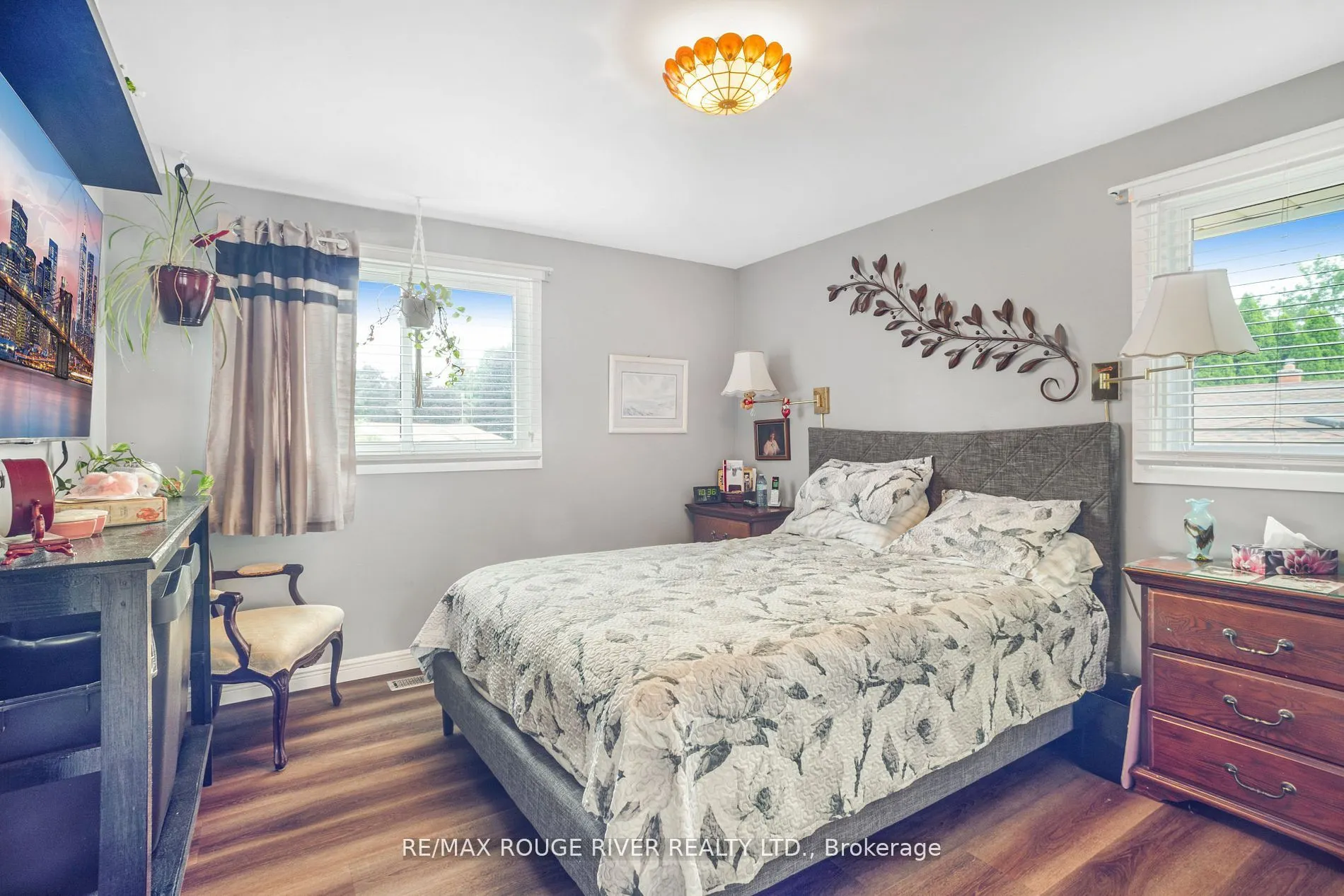 5210 Timothy Crescent