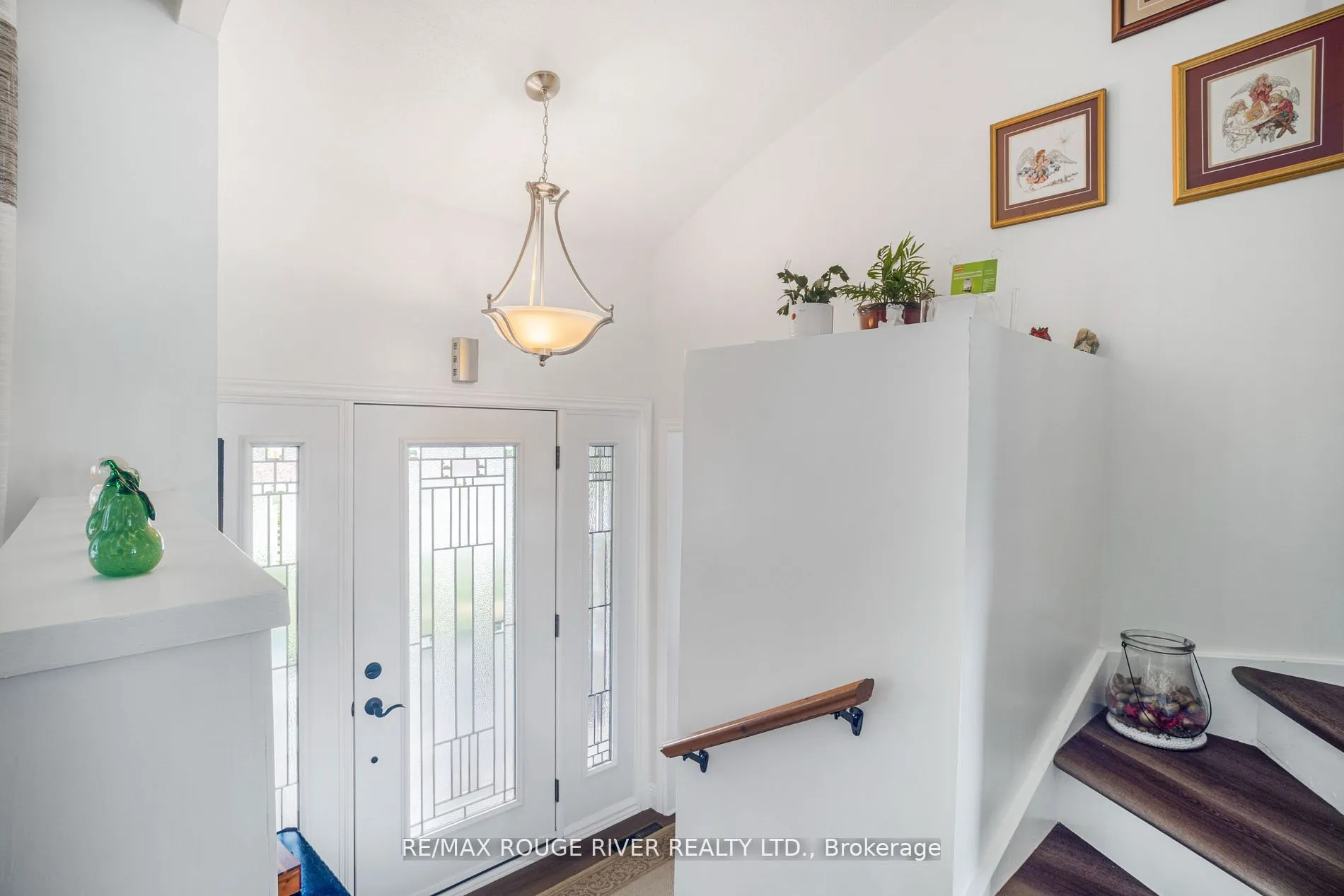 5210 Timothy Crescent